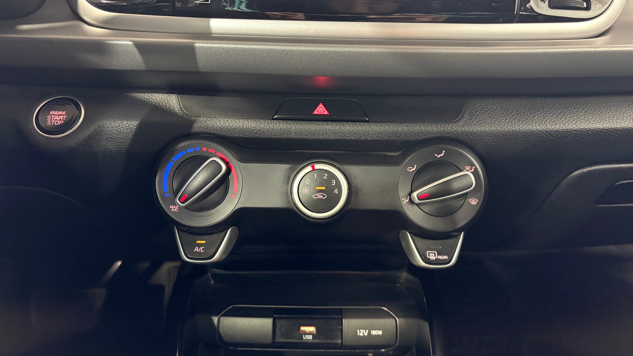 KIA Rio4 — foto 17 de 23