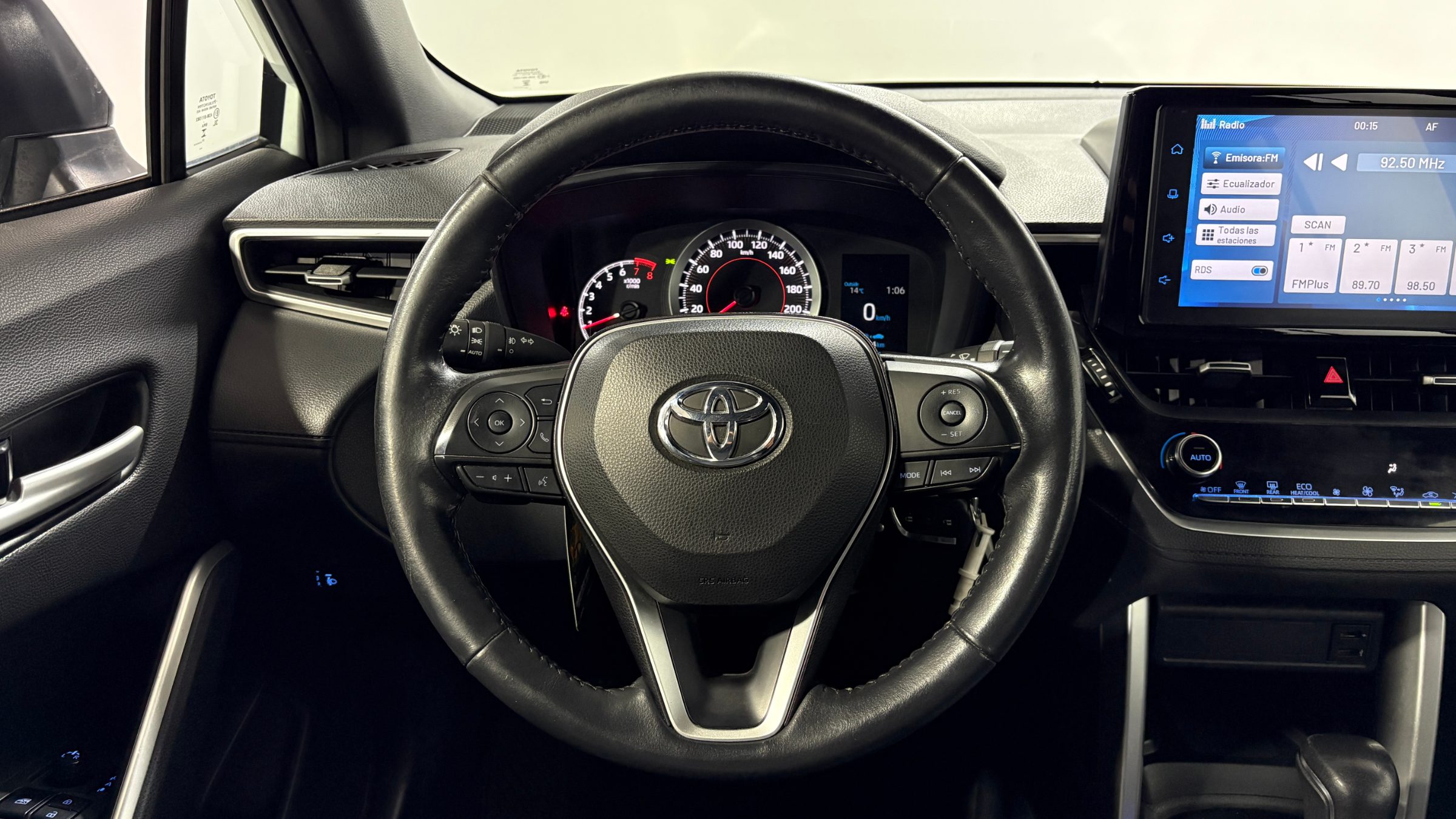 Toyota Corolla — foto 13 de 22