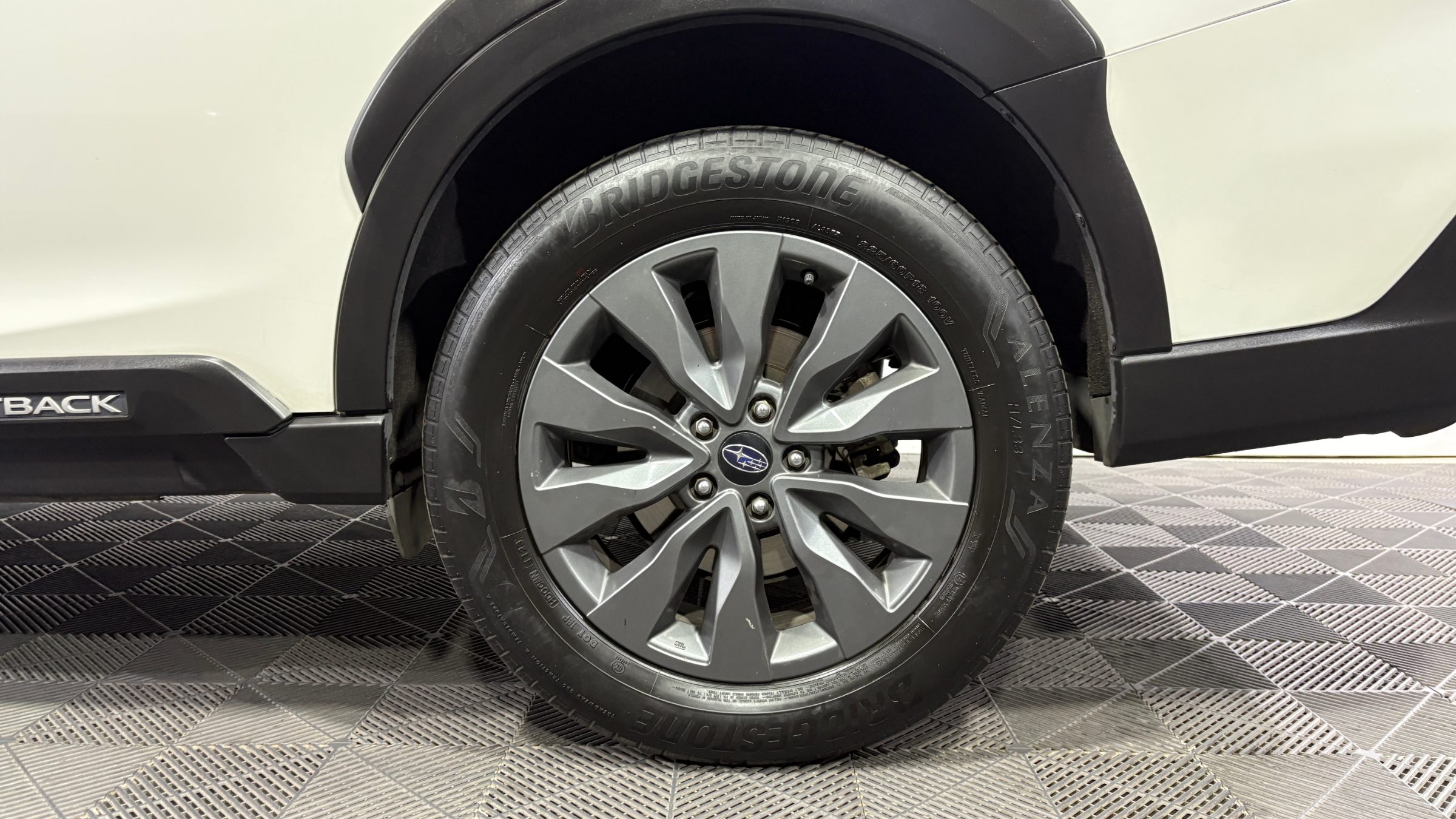 Subaru Outback — foto 23 de 23