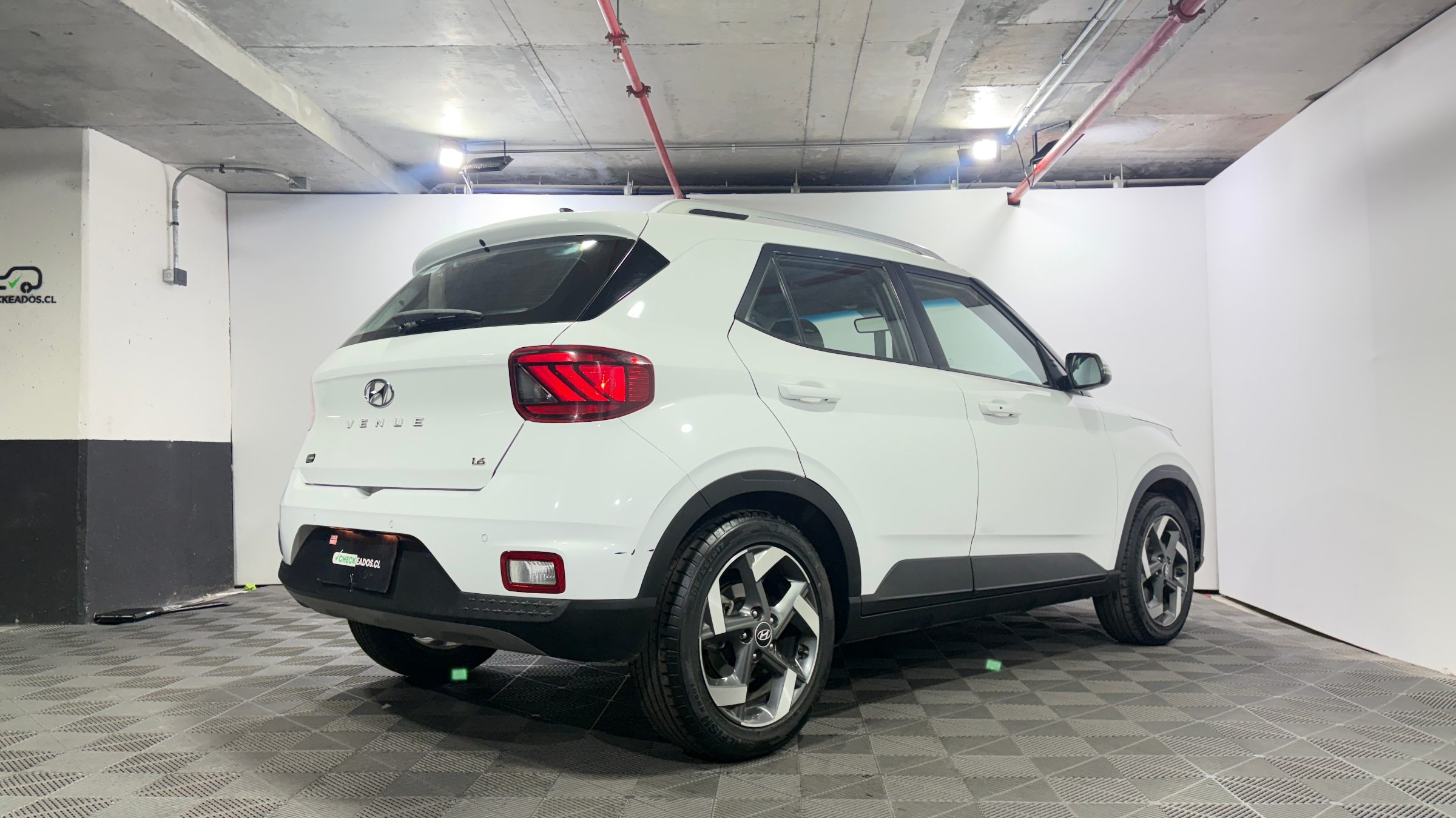 Hyundai Venue — foto 7 de 23