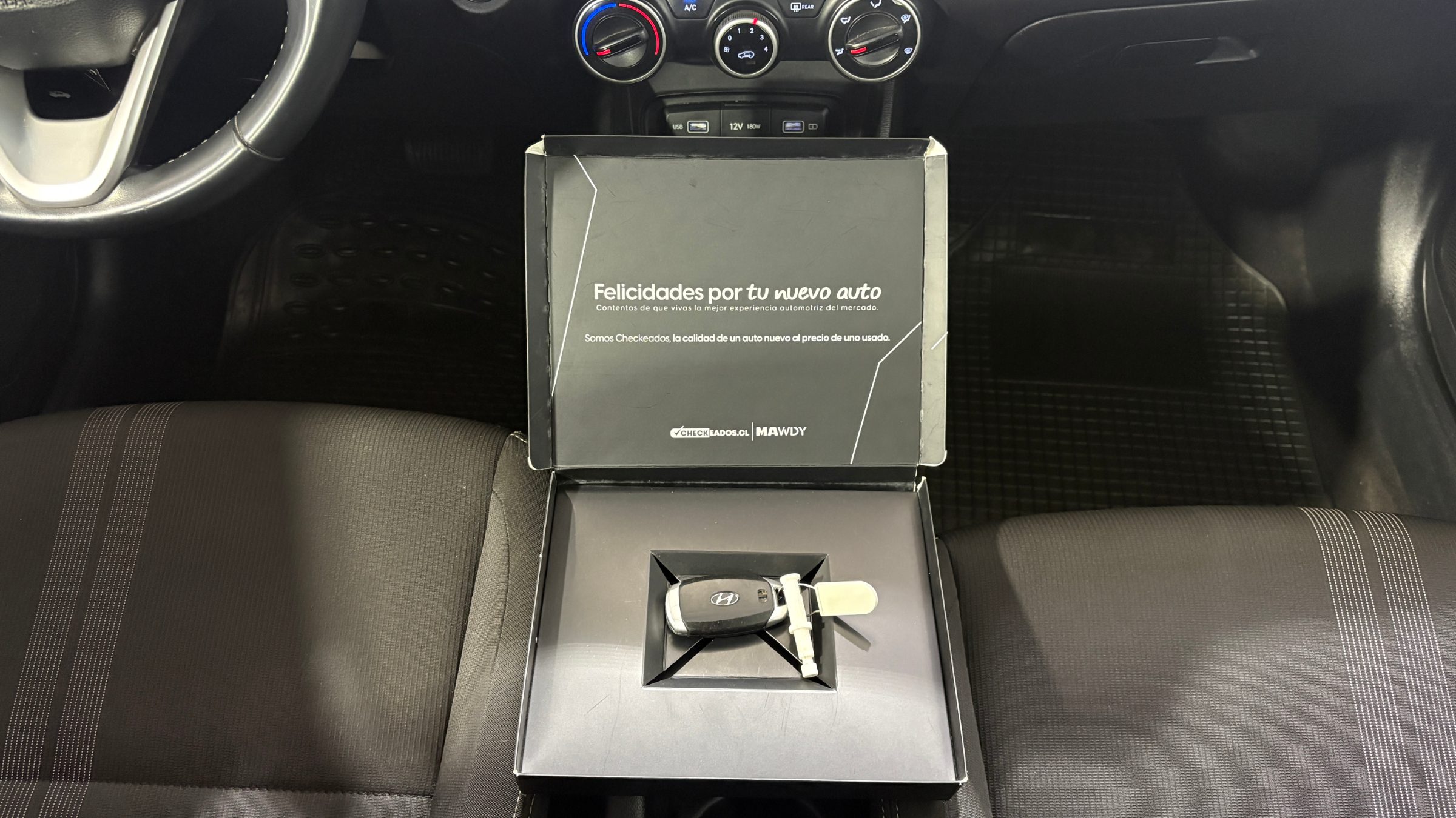 Hyundai Venue — foto 19 de 23