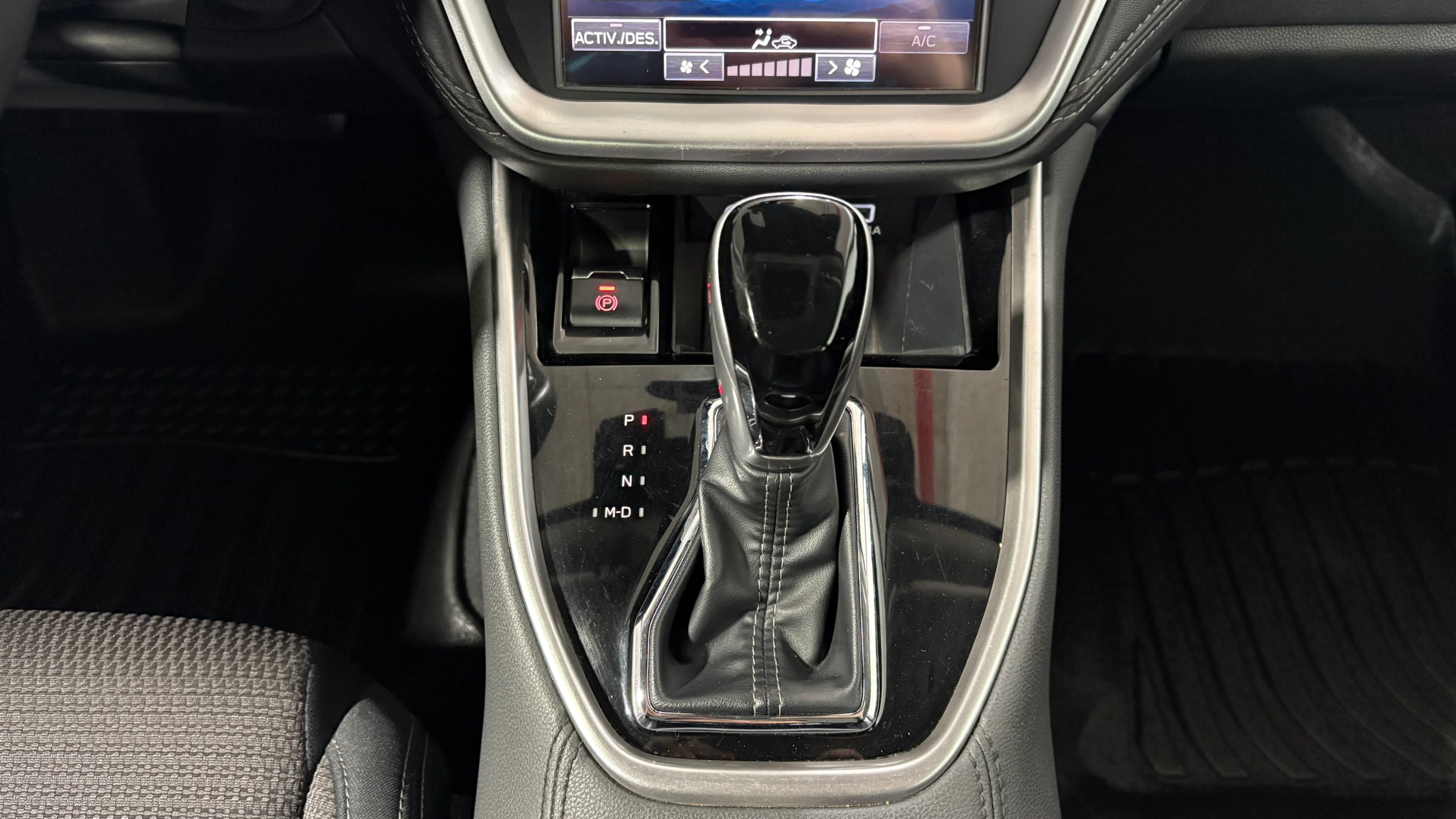 Subaru Outback — foto 16 de 23