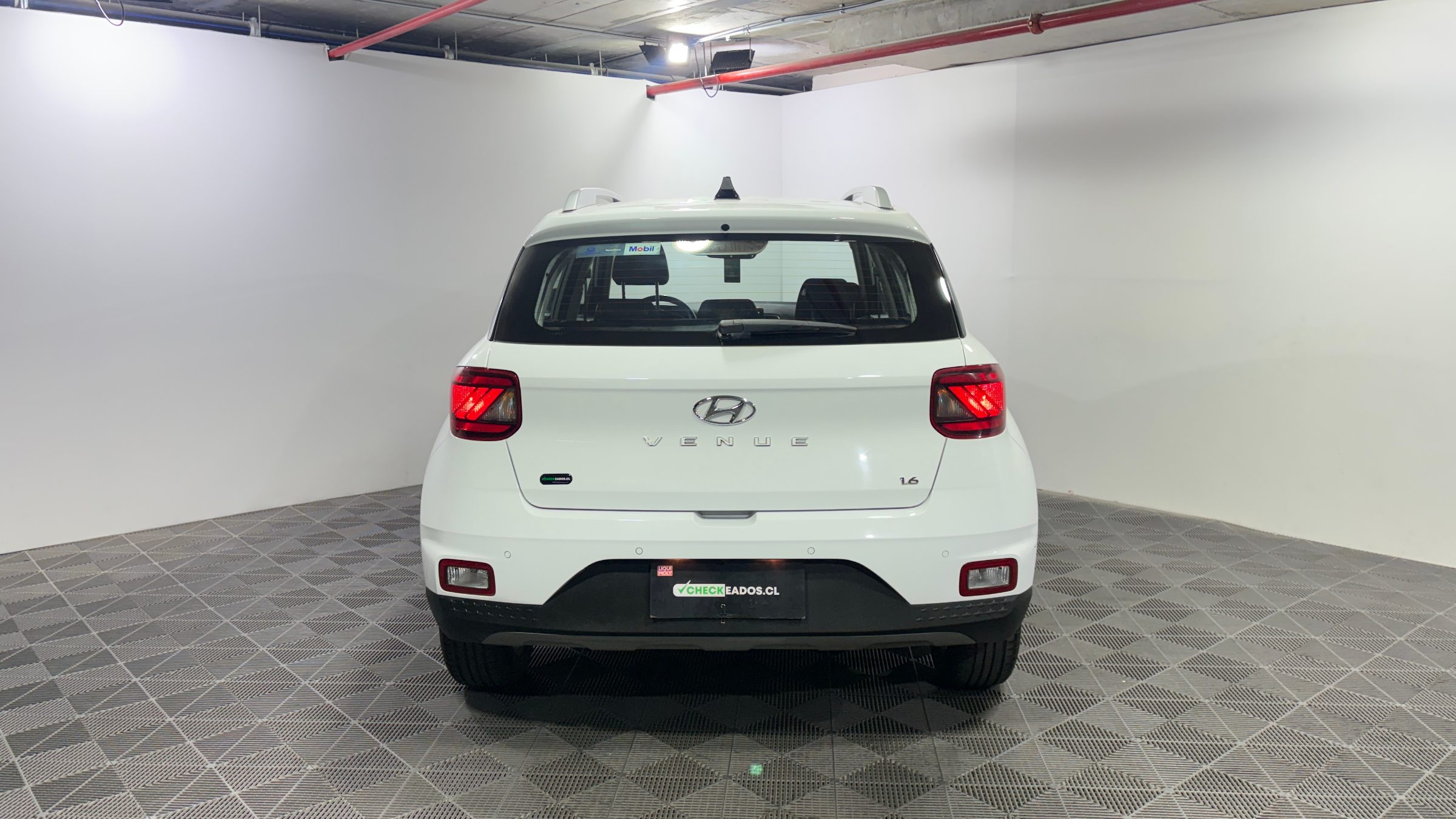 Hyundai Venue — foto 8 de 23