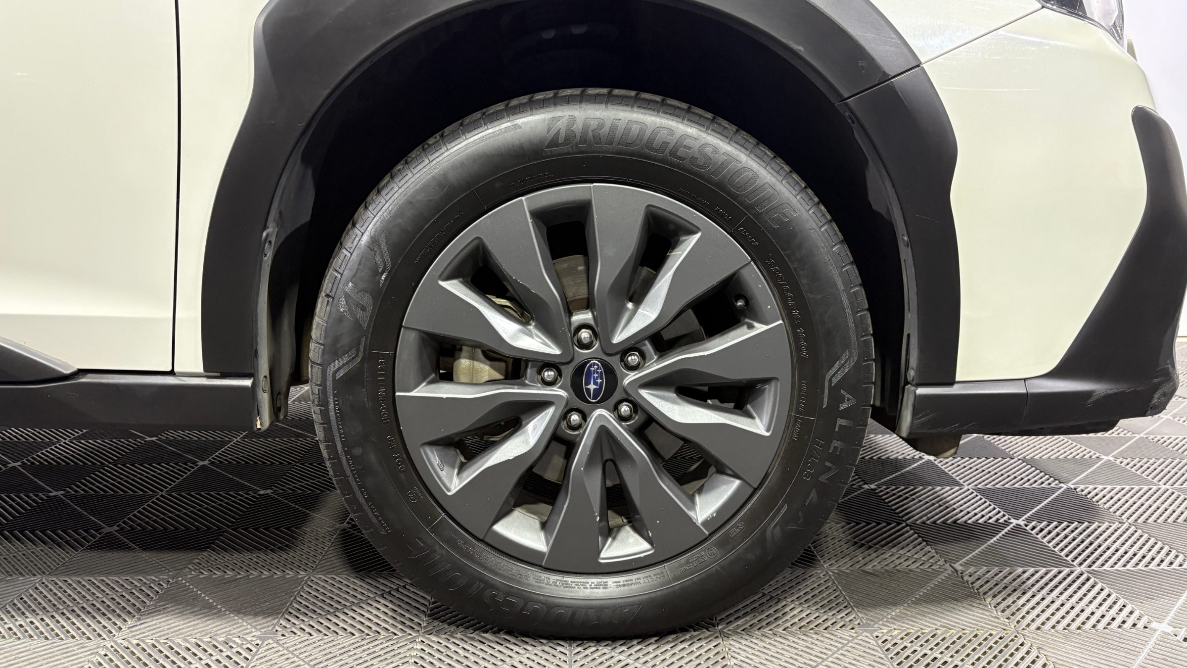 Subaru Outback — foto 21 de 23