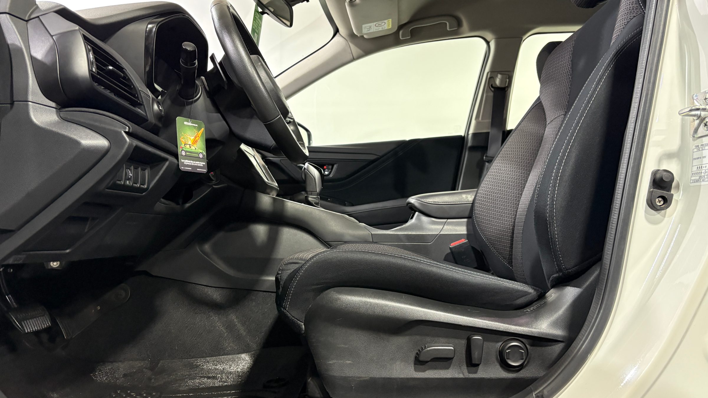 Subaru Outback — foto 10 de 23