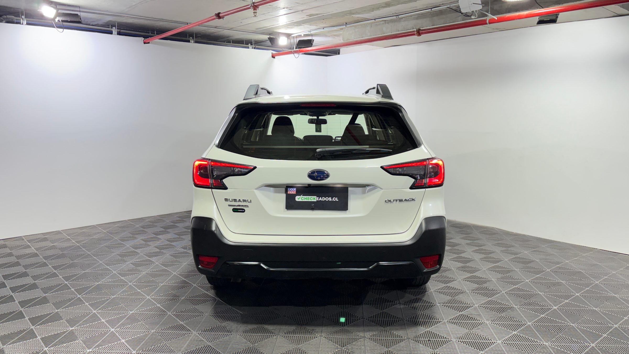 Subaru Outback — foto 8 de 23