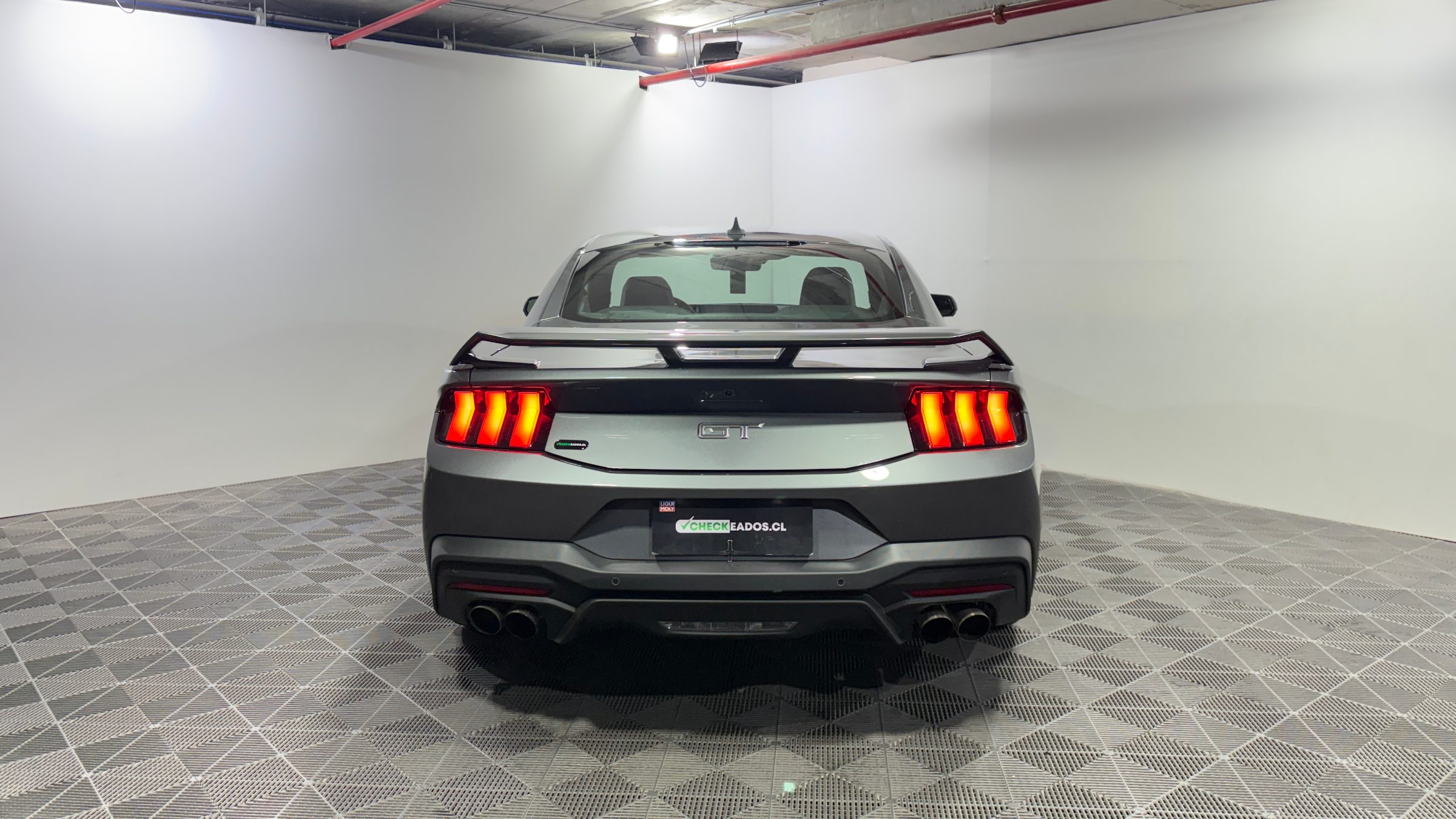 Ford Mustang — foto 8 de 23