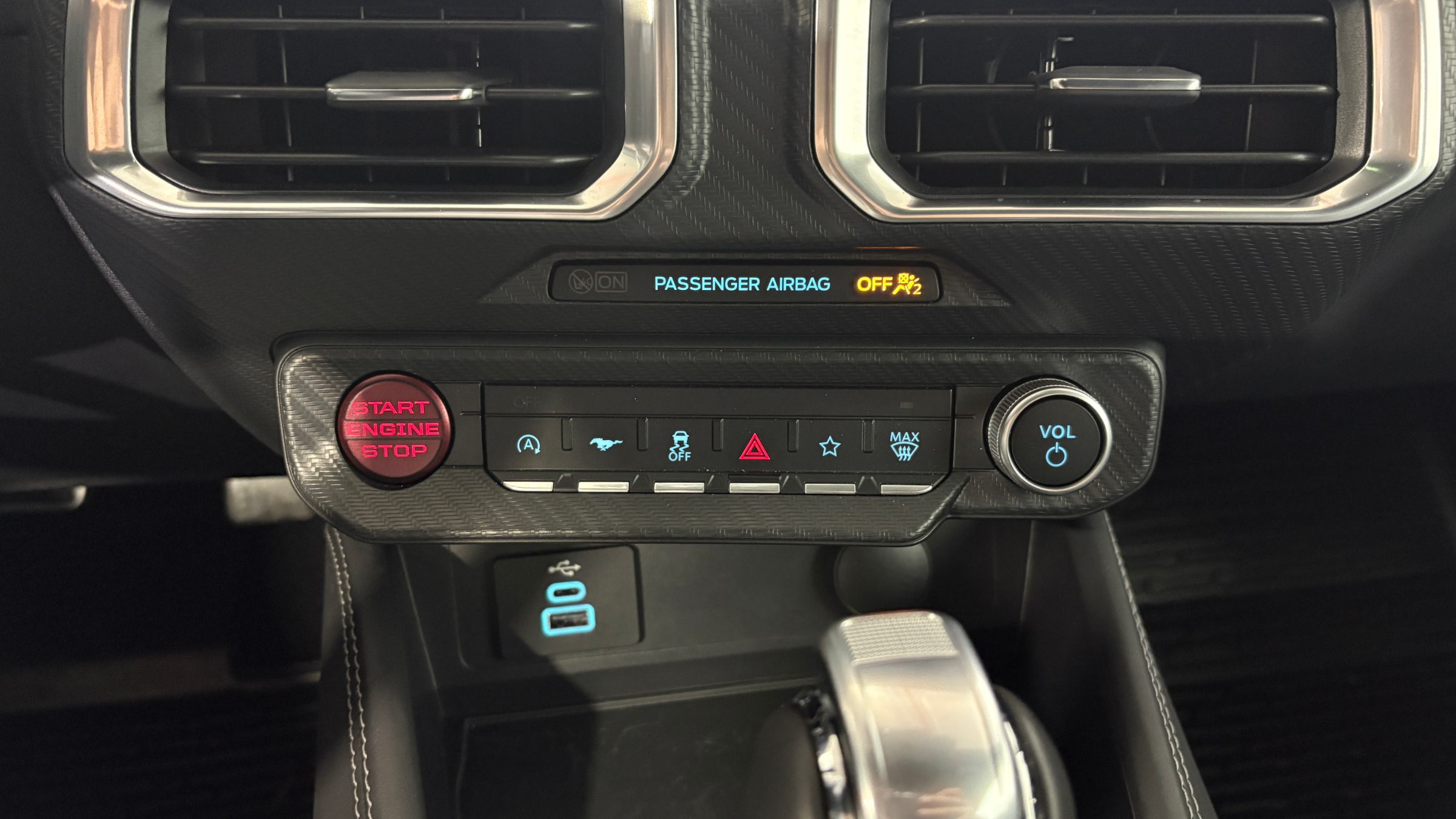 Ford Mustang — foto 17 de 23
