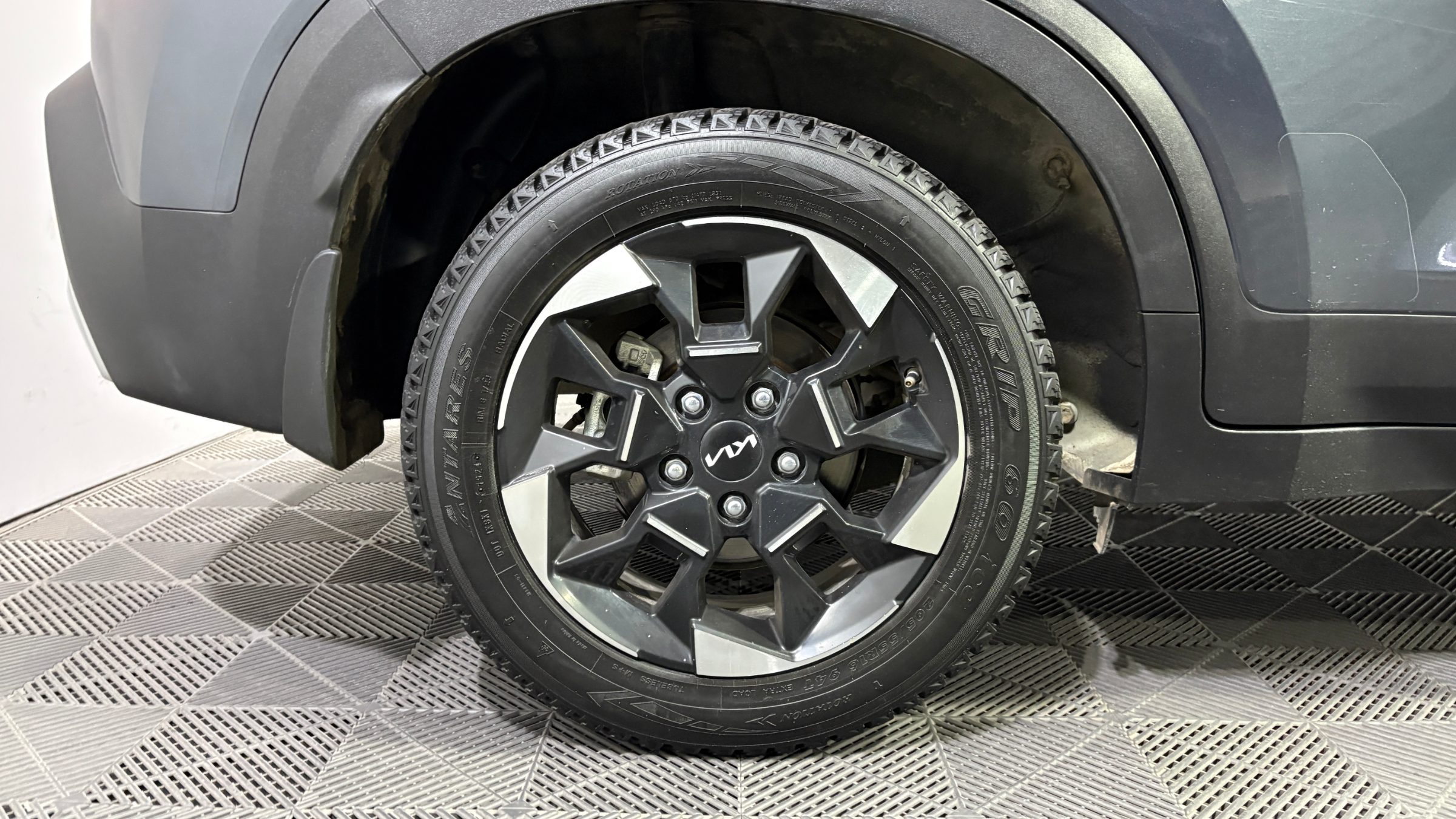 KIA Sonet — foto 19 de 22
