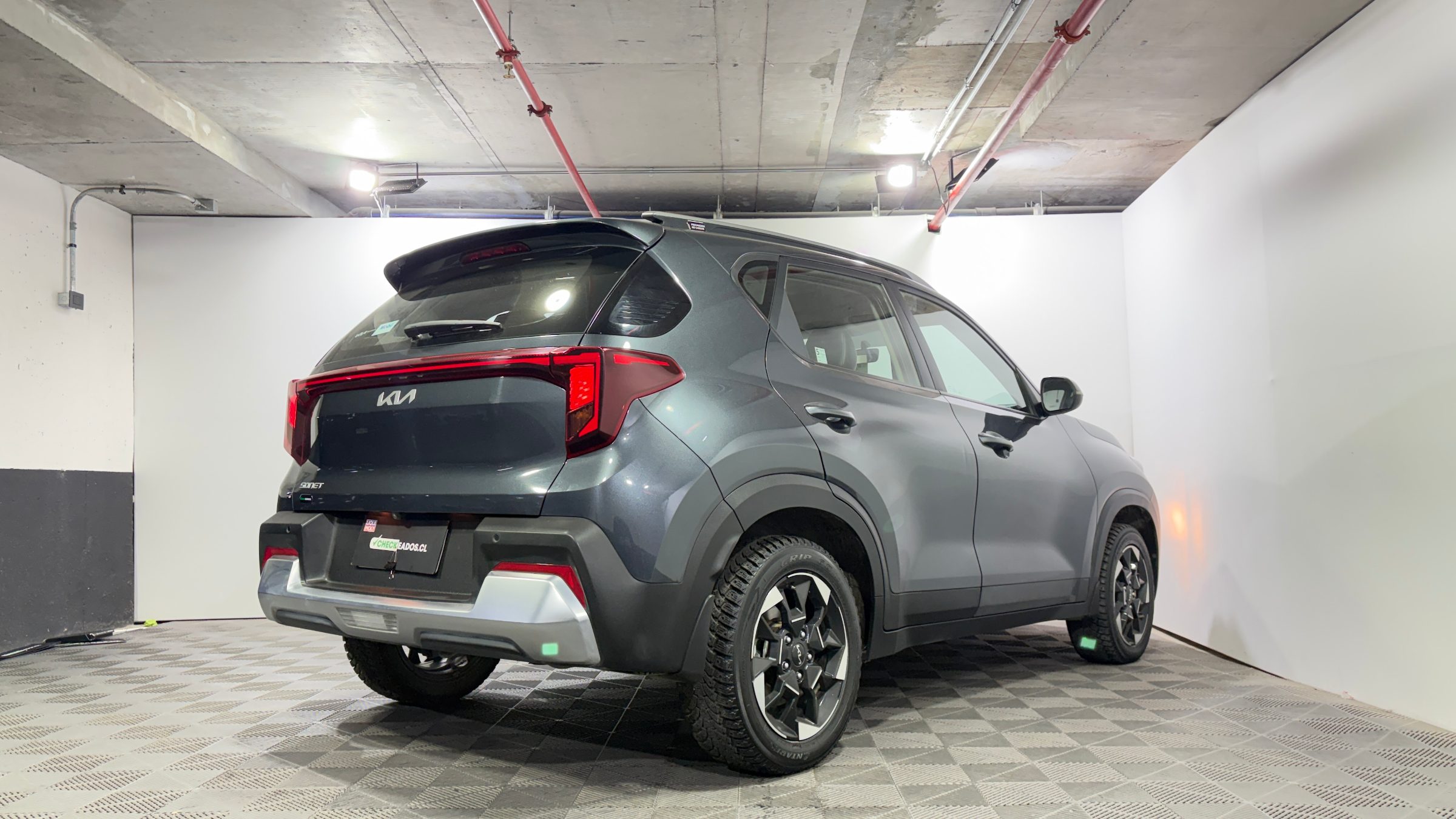 KIA Sonet — foto 7 de 22