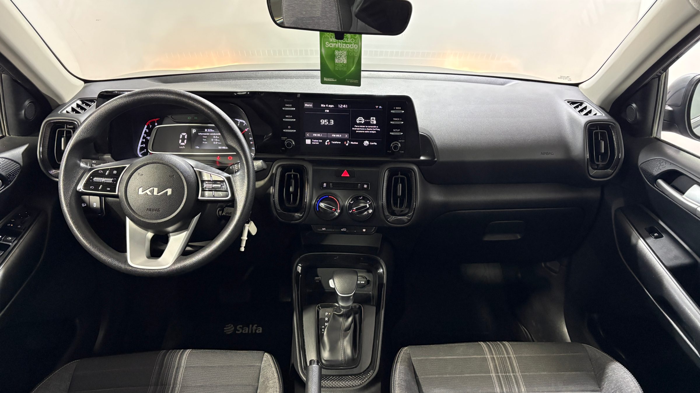 KIA Sonet — foto 12 de 22