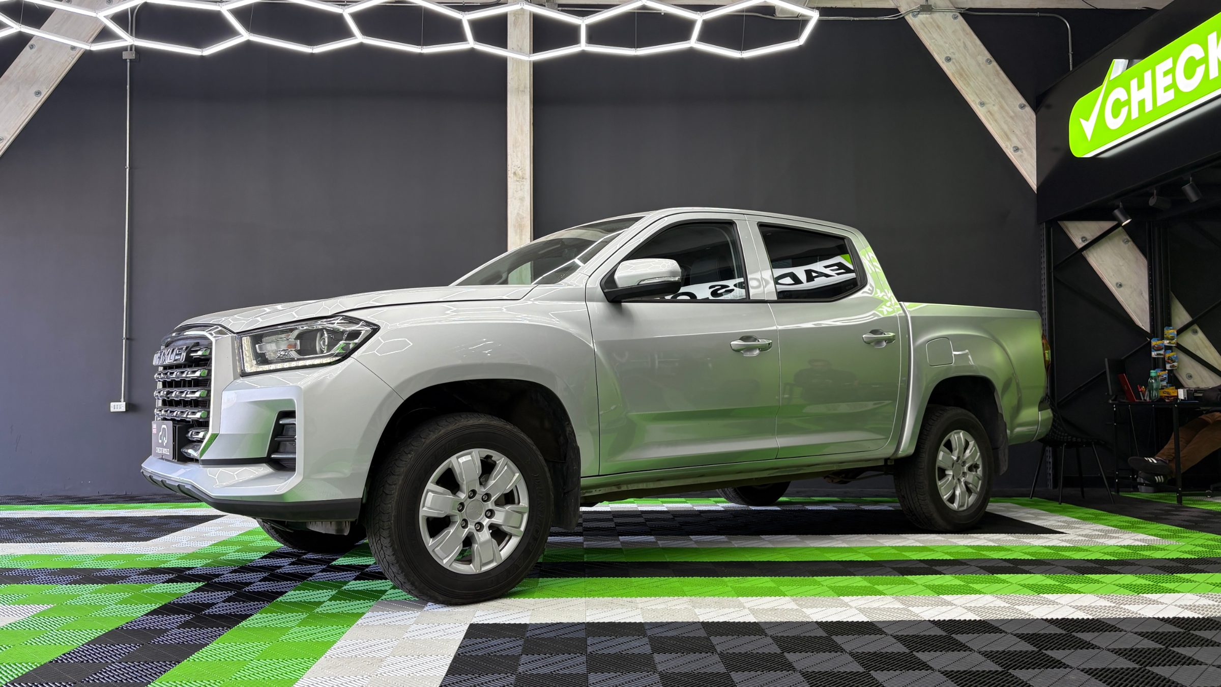Maxus T60 — foto 3 de 21