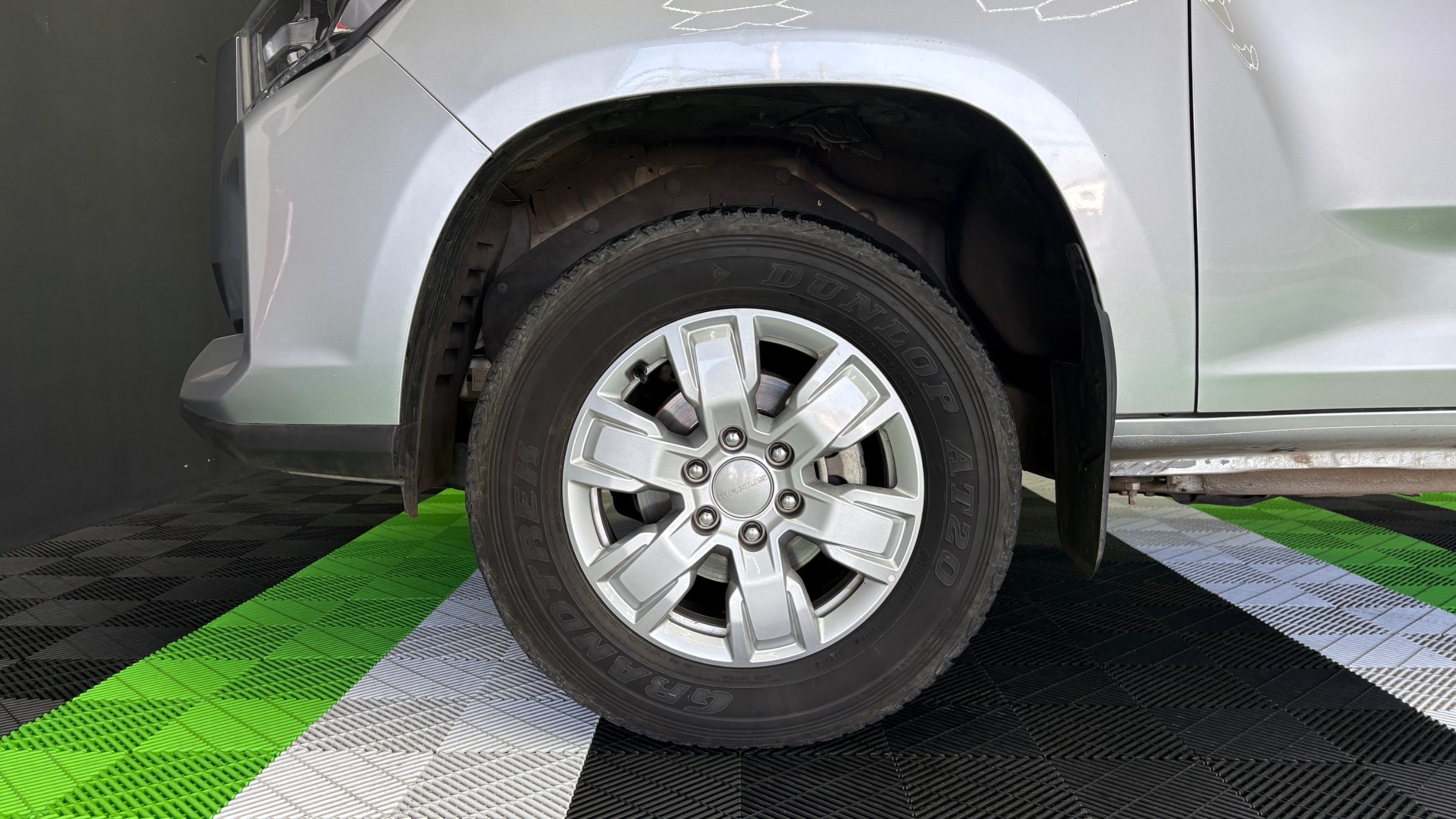 Maxus T60 — foto 20 de 21