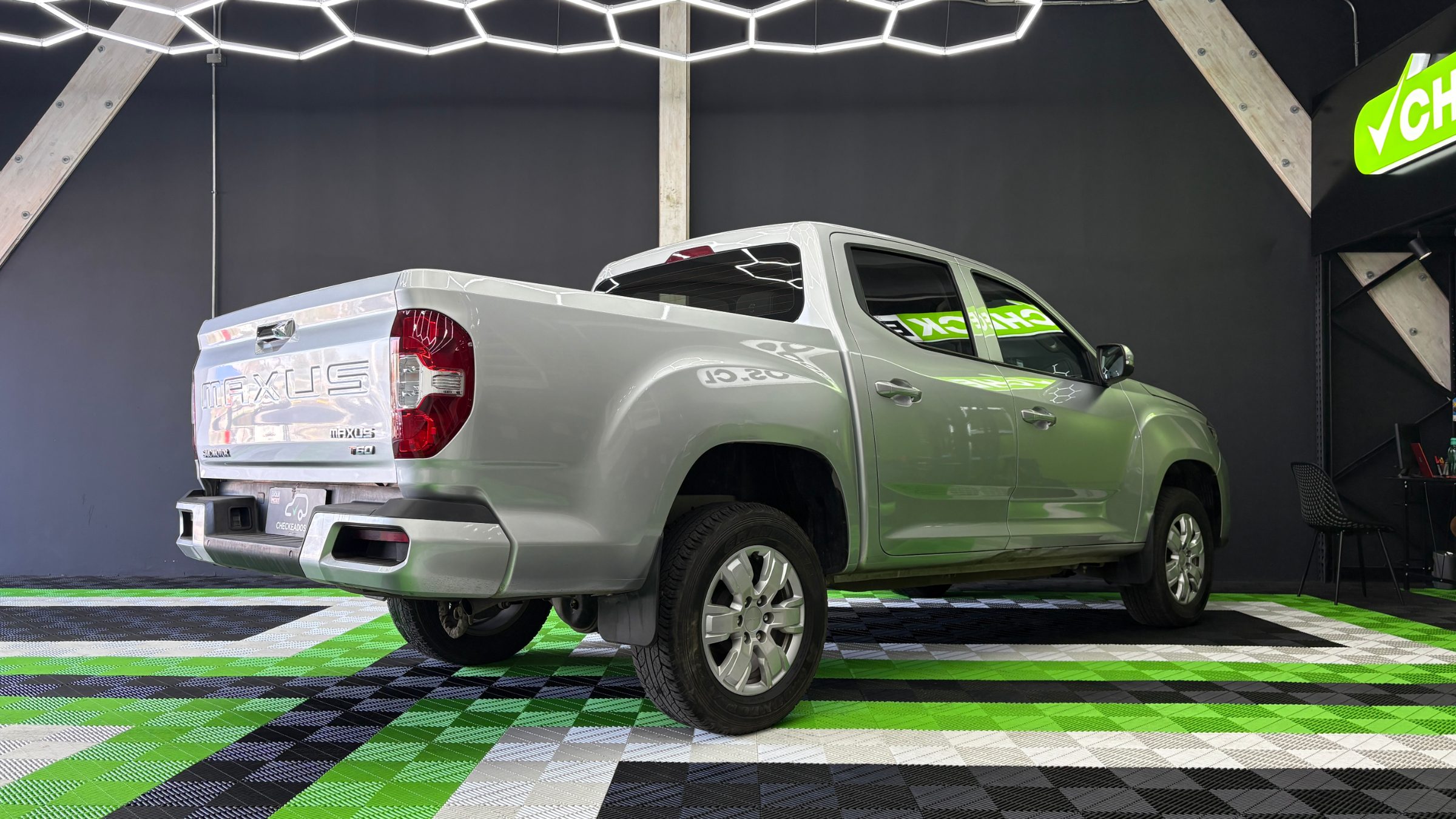 Maxus T60 — foto 7 de 21