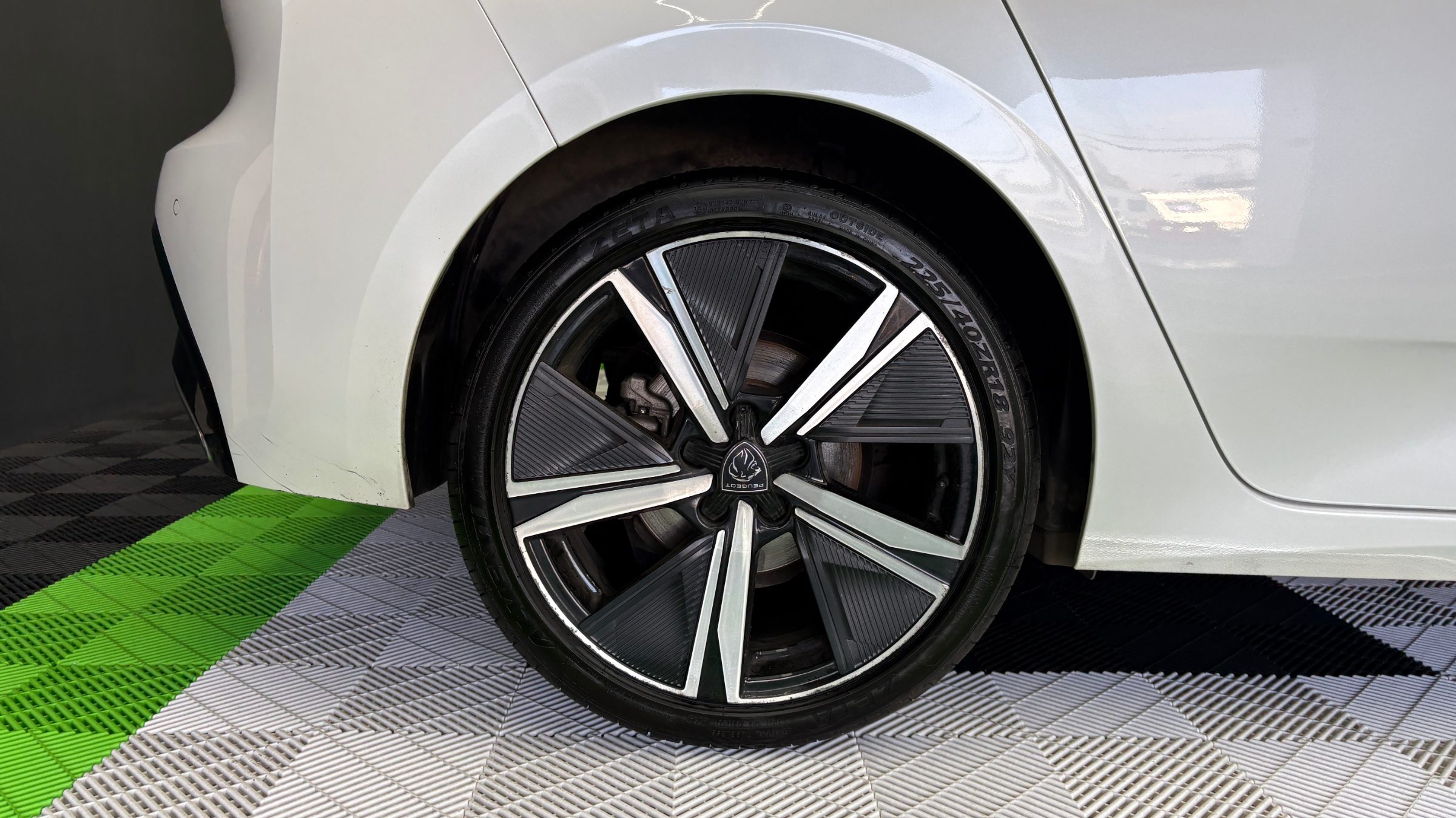 Peugeot 308 — foto 19 de 22