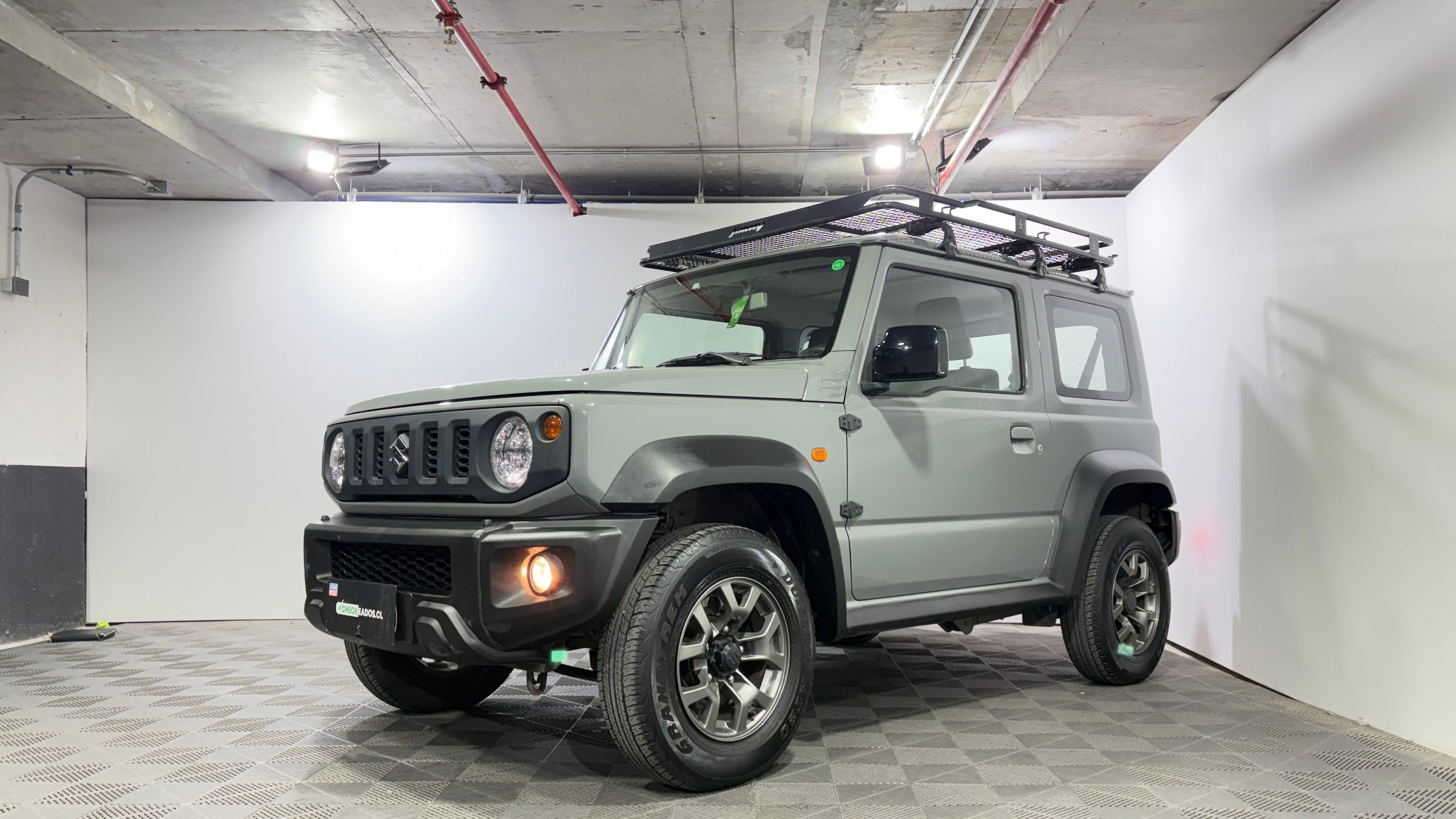 Suzuki Jimny — foto 3 de 23