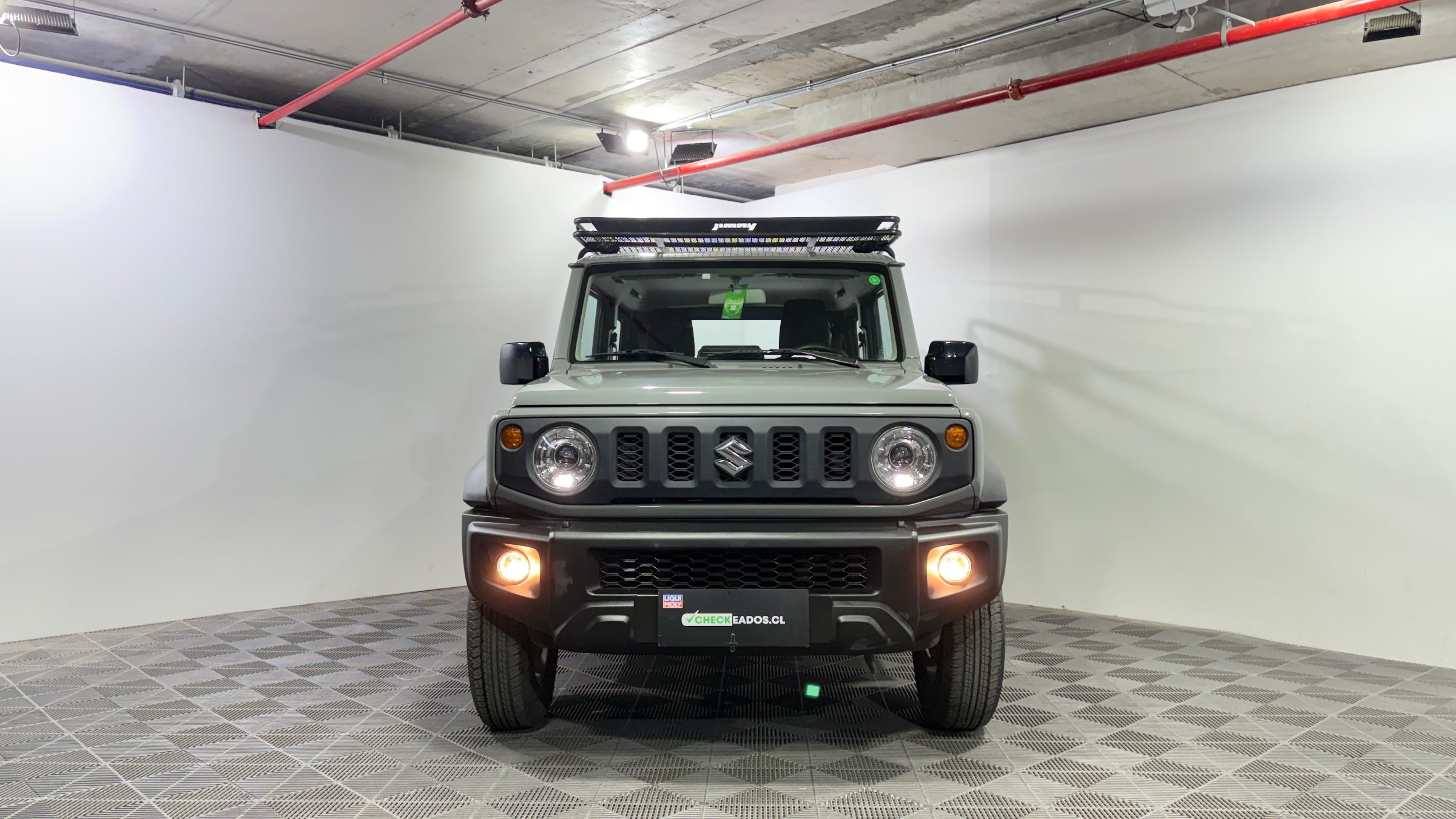 Suzuki Jimny — foto 2 de 23