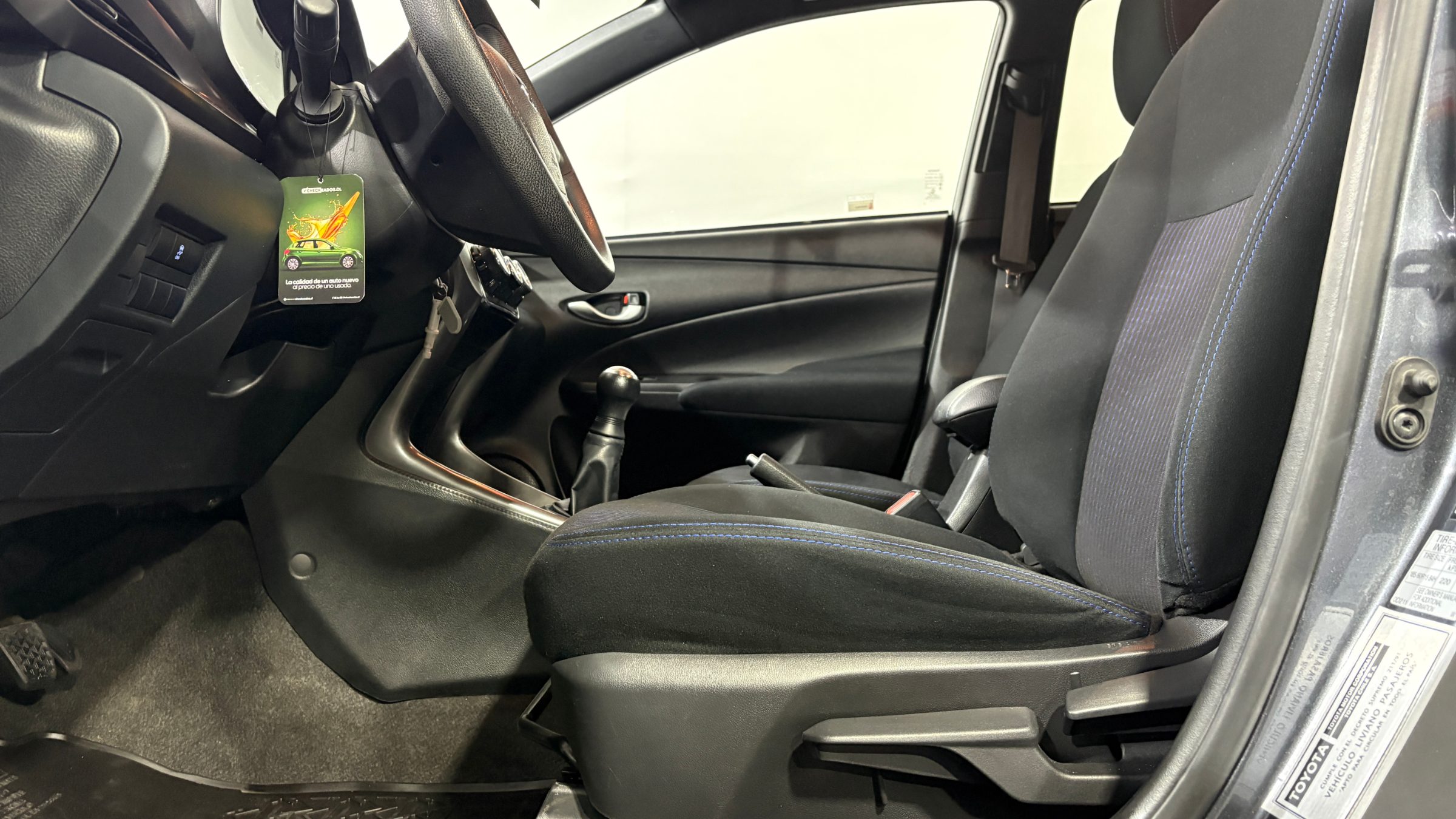 Toyota Yaris — foto 10 de 21