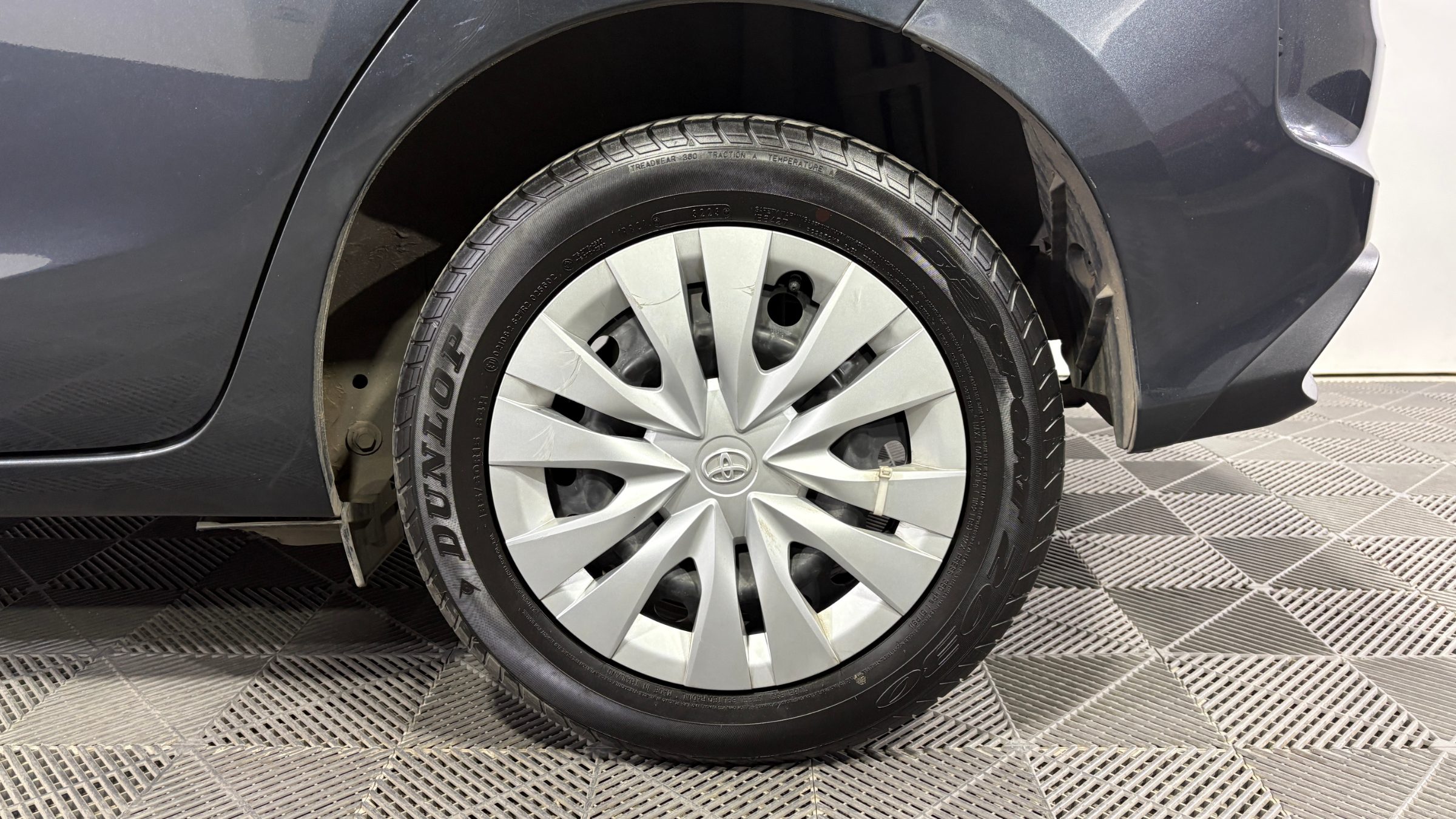 Toyota Yaris — foto 19 de 21