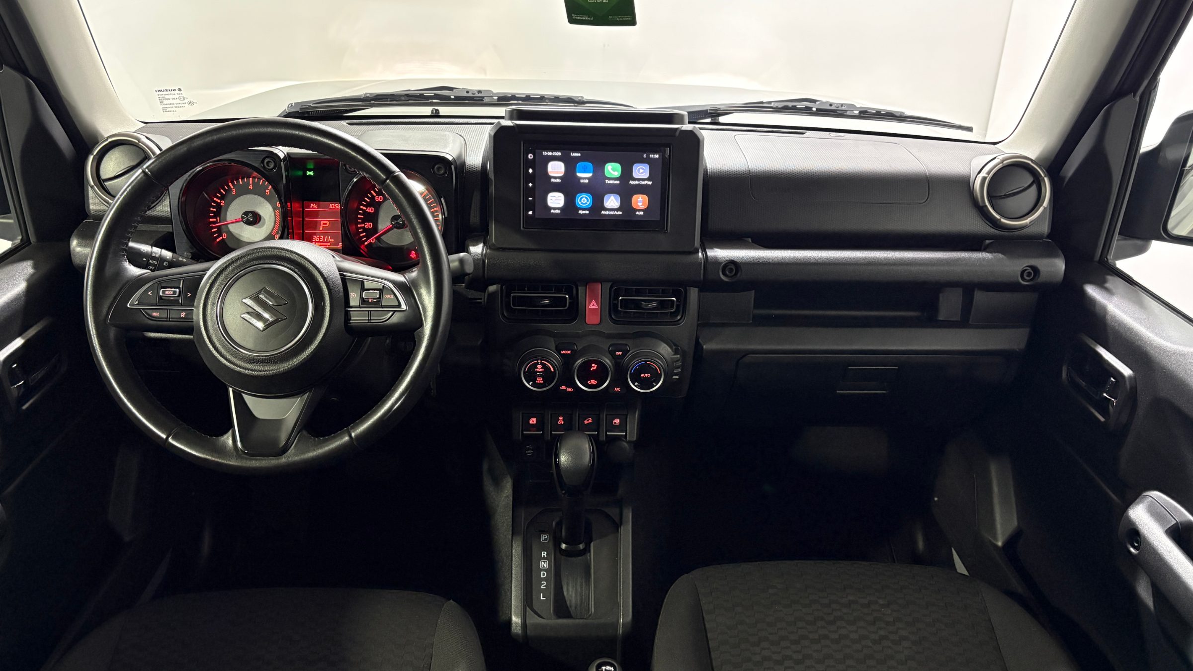 Suzuki Jimny — foto 12 de 23
