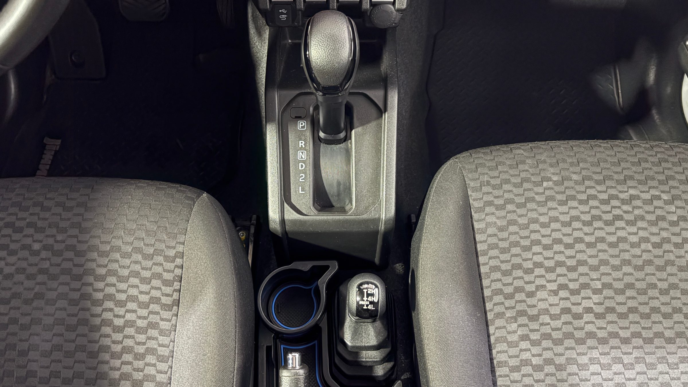 Suzuki Jimny — foto 16 de 23