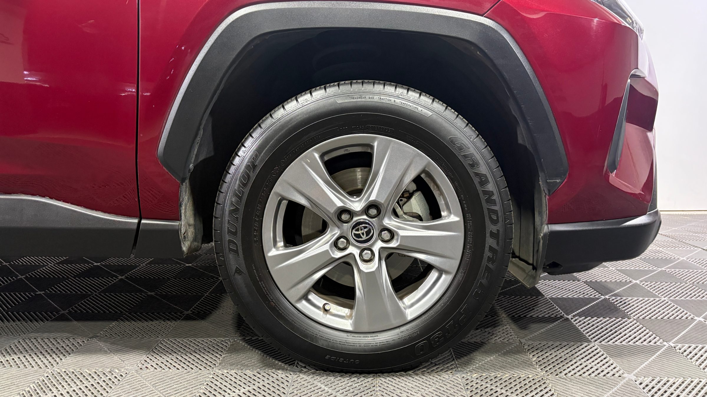 Toyota RAV4 — foto 19 de 21