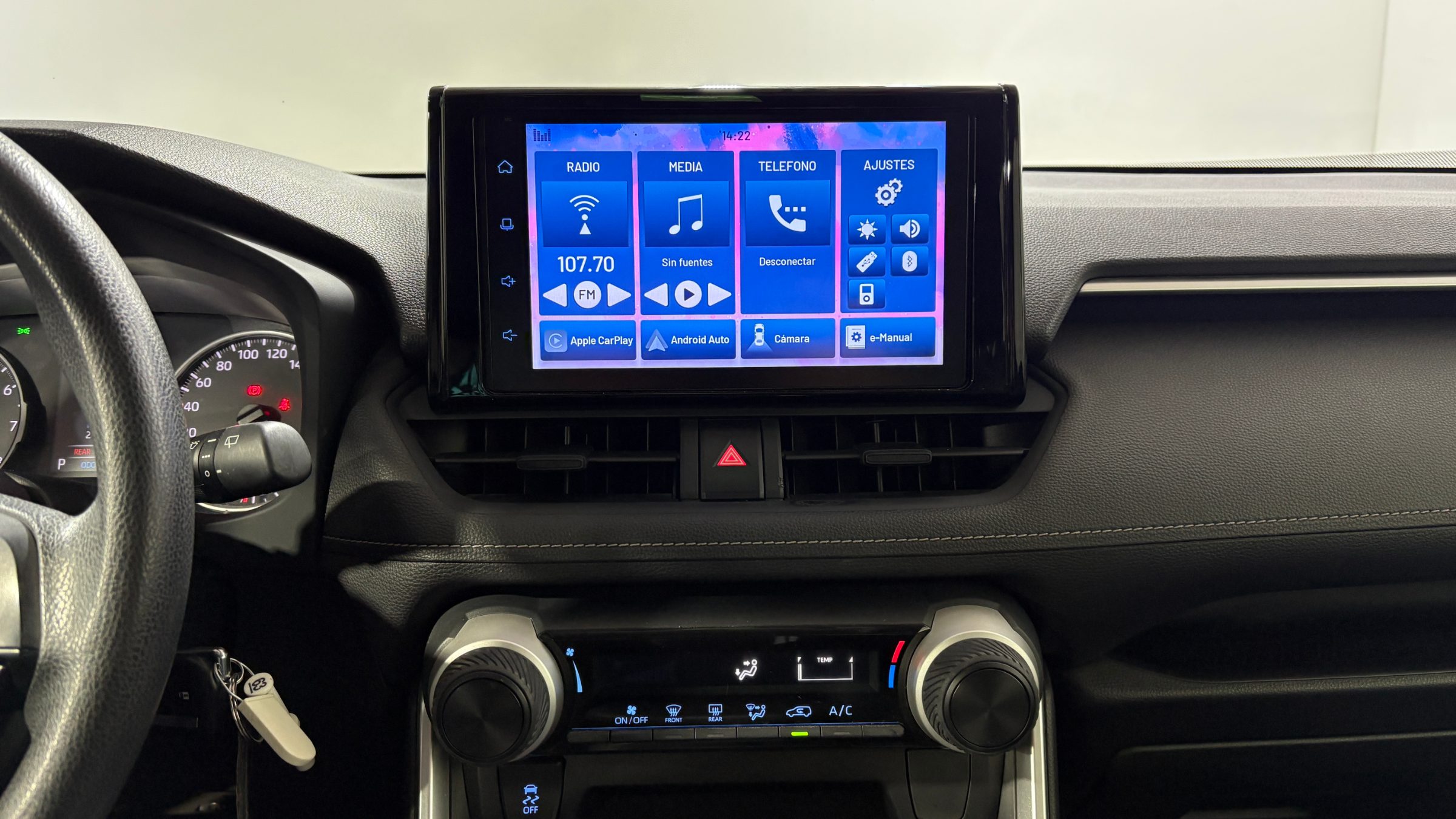 Toyota RAV4 — foto 17 de 21