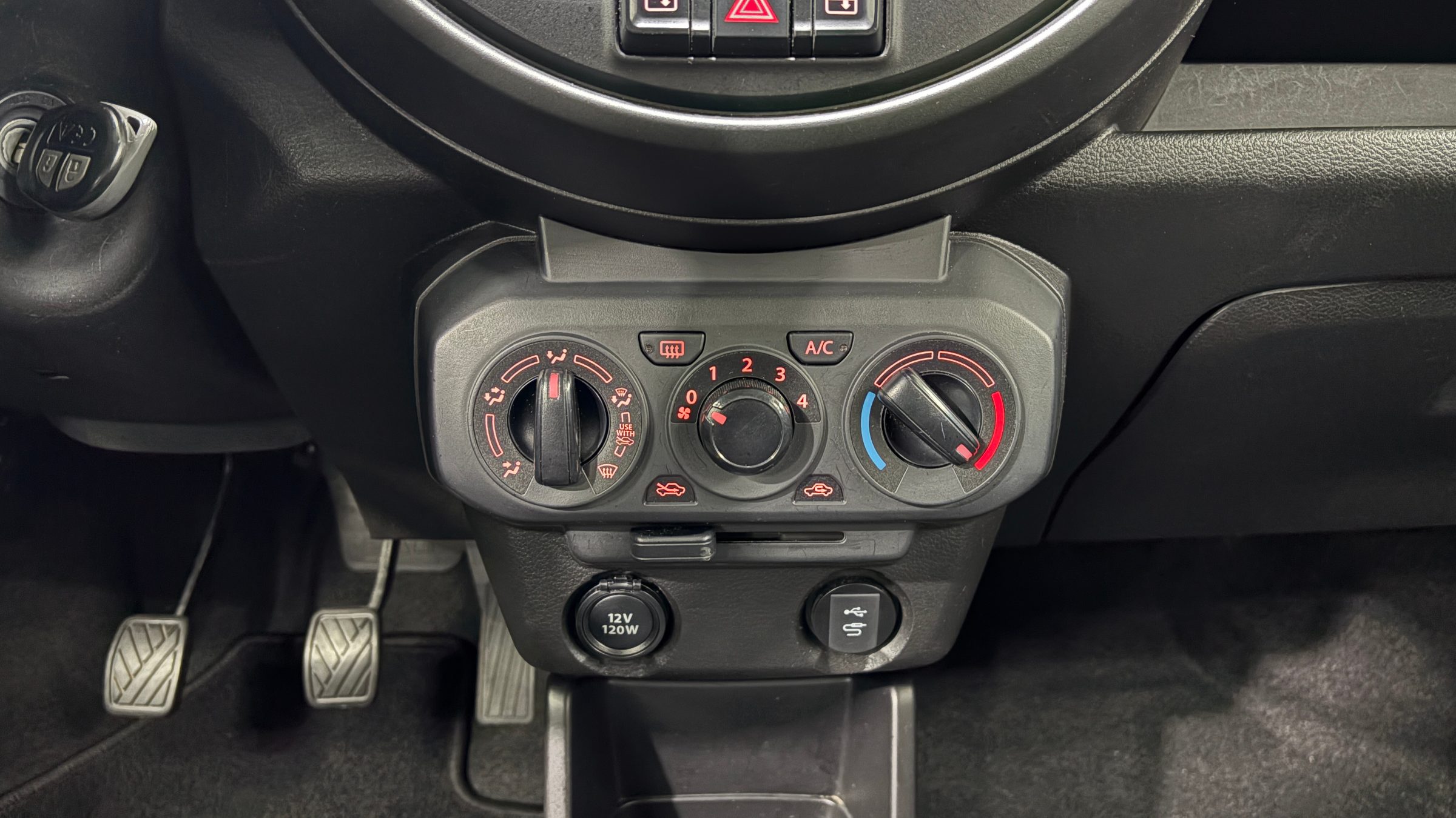 Suzuki S-Presso — foto 15 de 20
