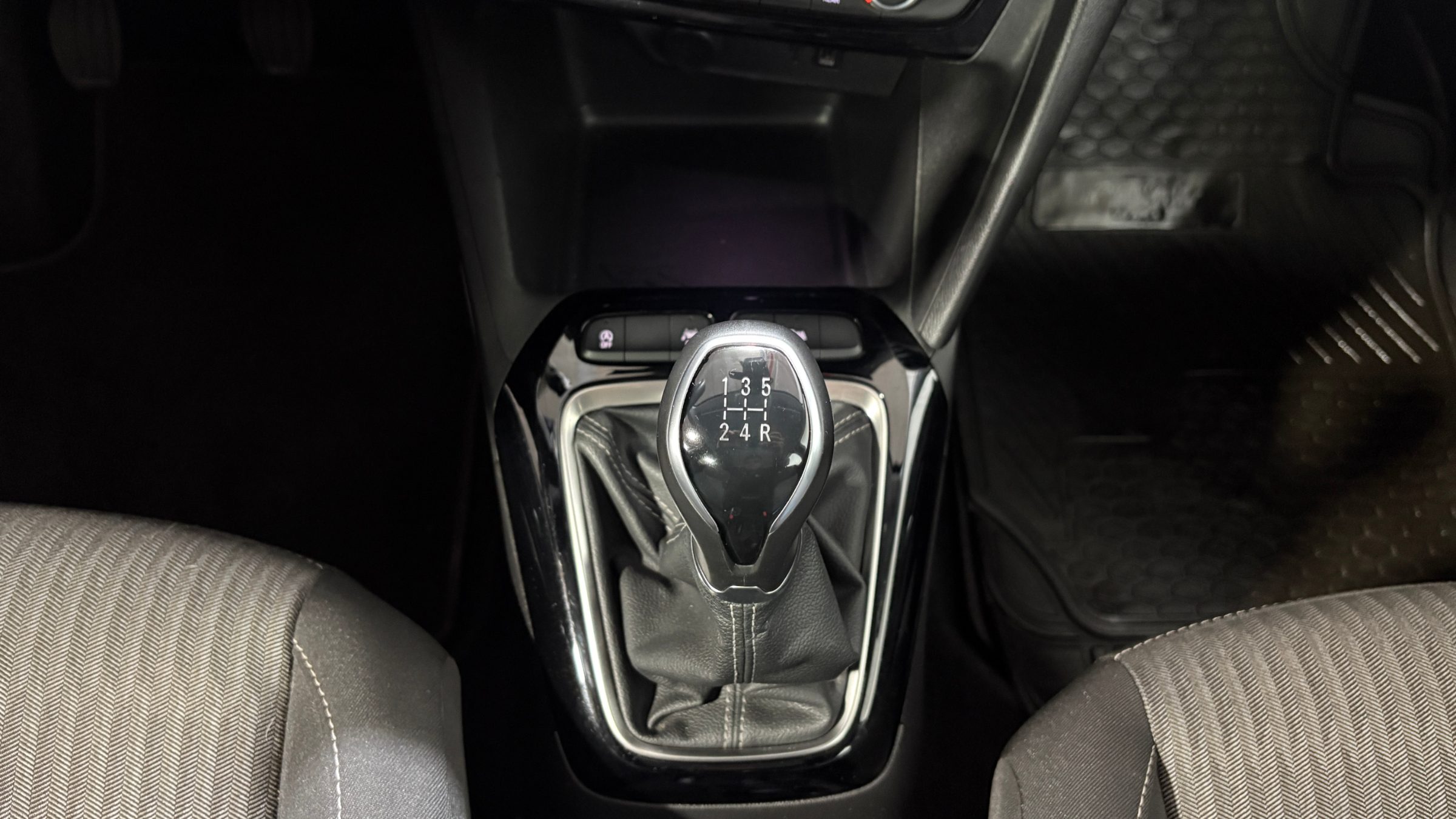 Opel Corsa — foto 16 de 22