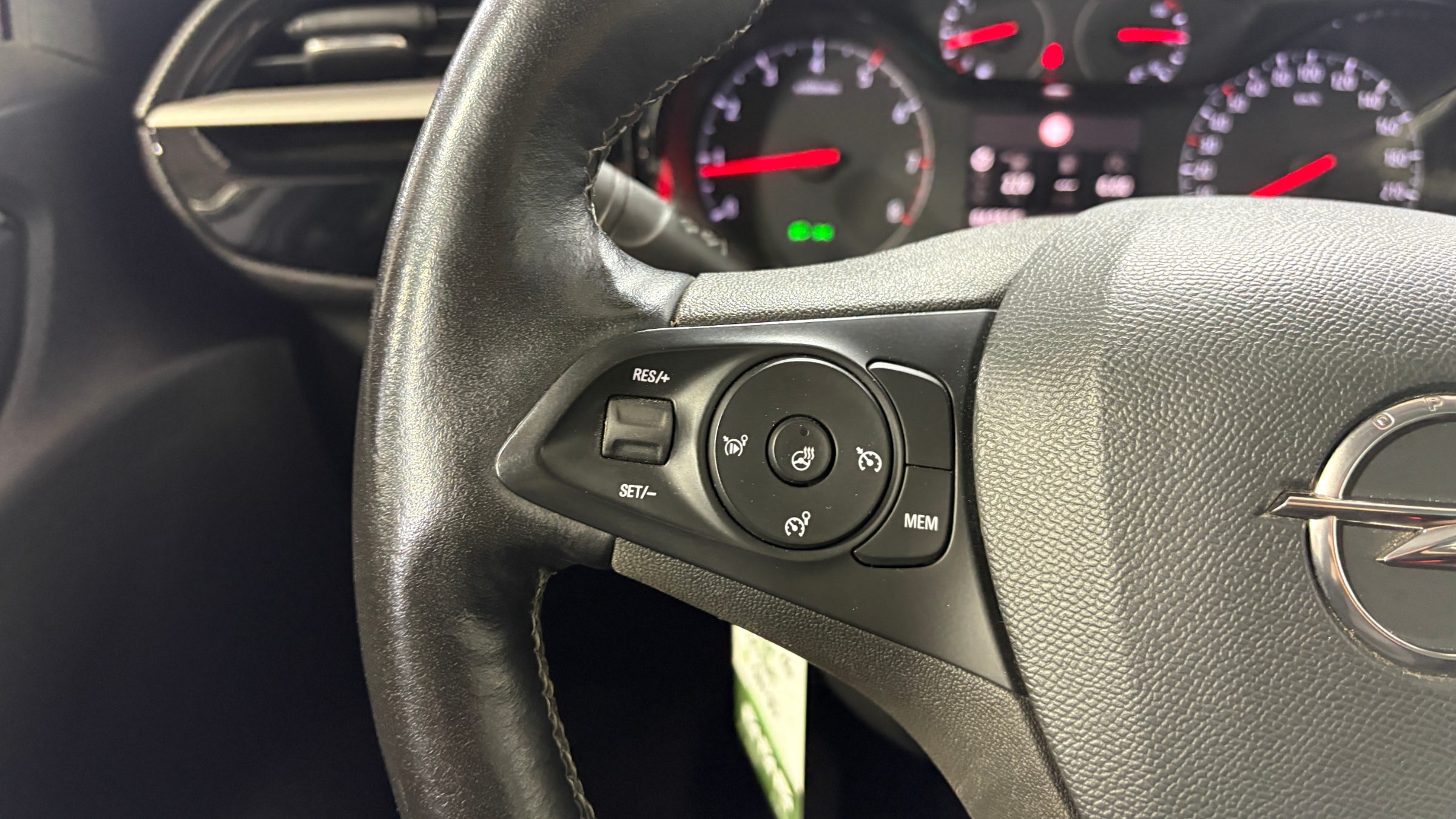Opel Corsa — foto 14 de 22