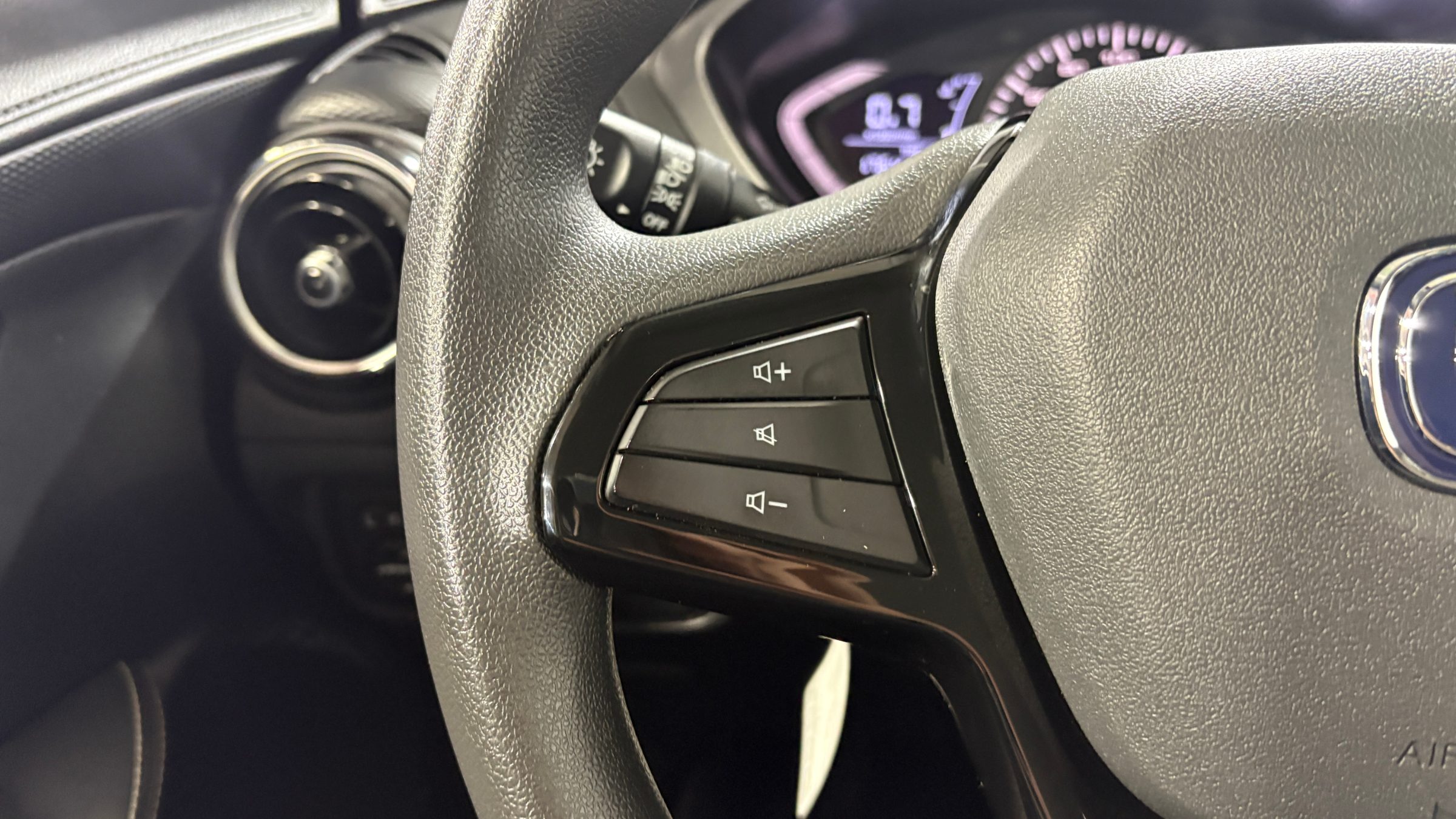 Changan Alsvin — foto 14 de 22