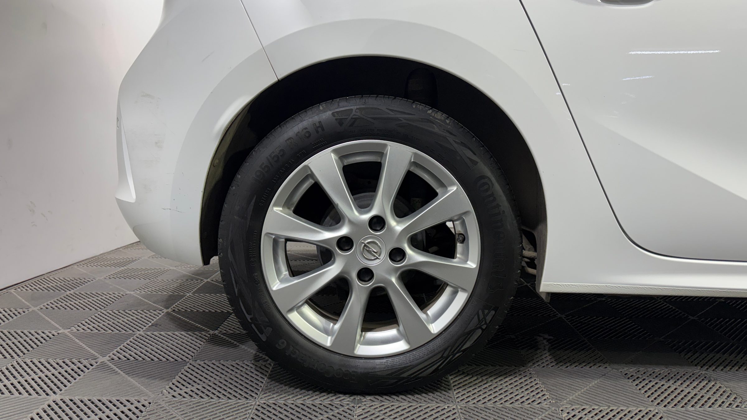 Opel Corsa — foto 19 de 22