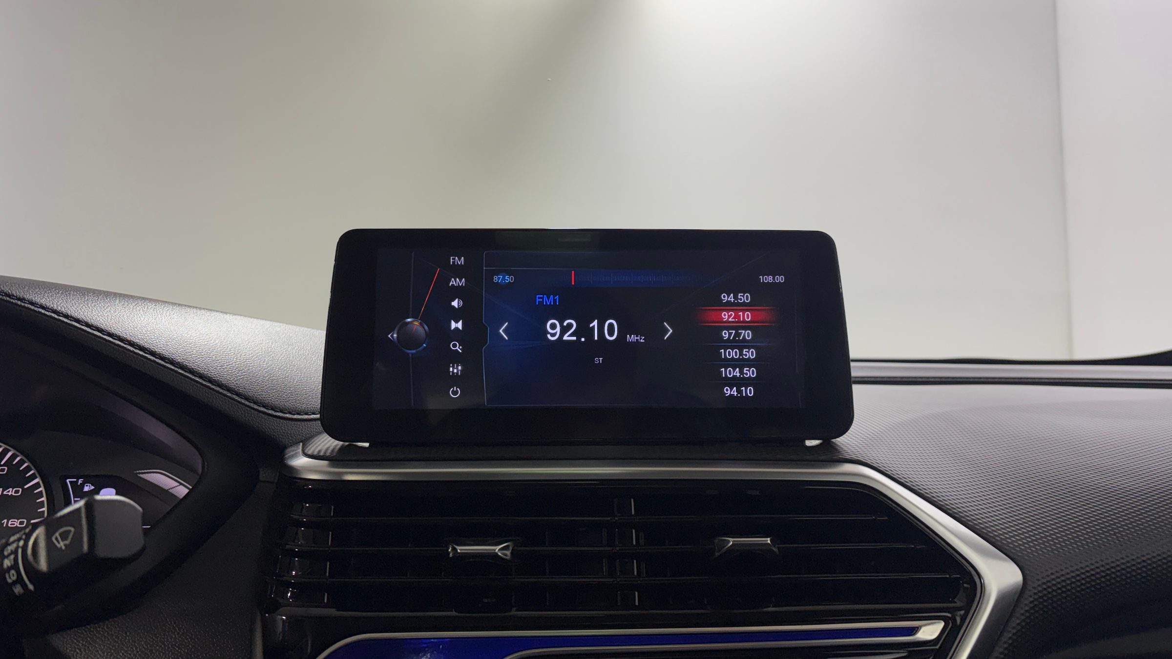 Changan Alsvin — foto 18 de 22