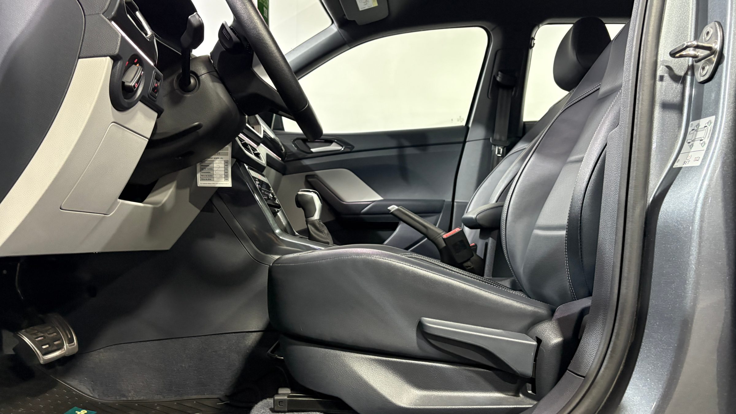 Volkswagen T-Cross — foto 10 de 22