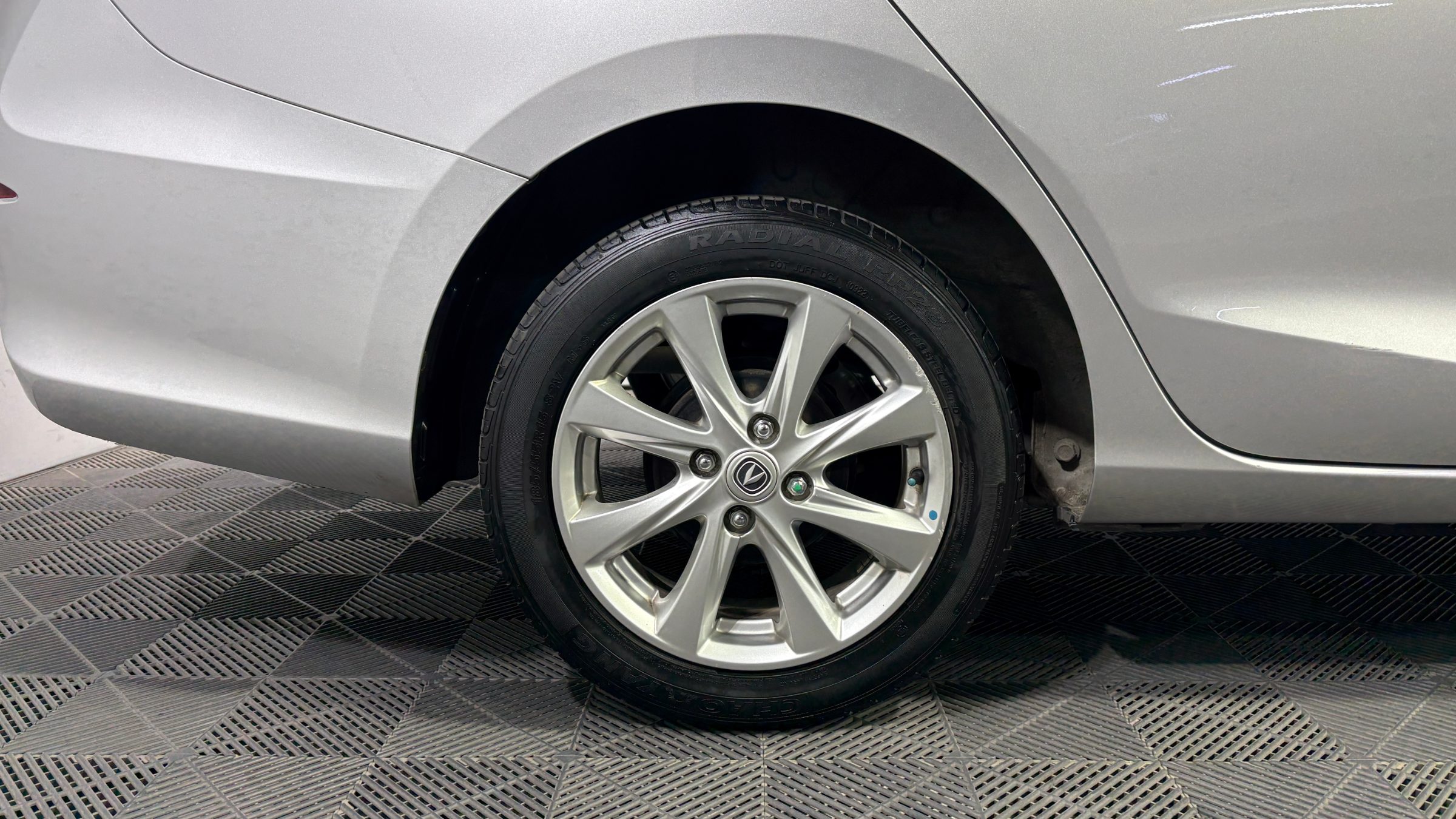 Changan Alsvin — foto 19 de 22