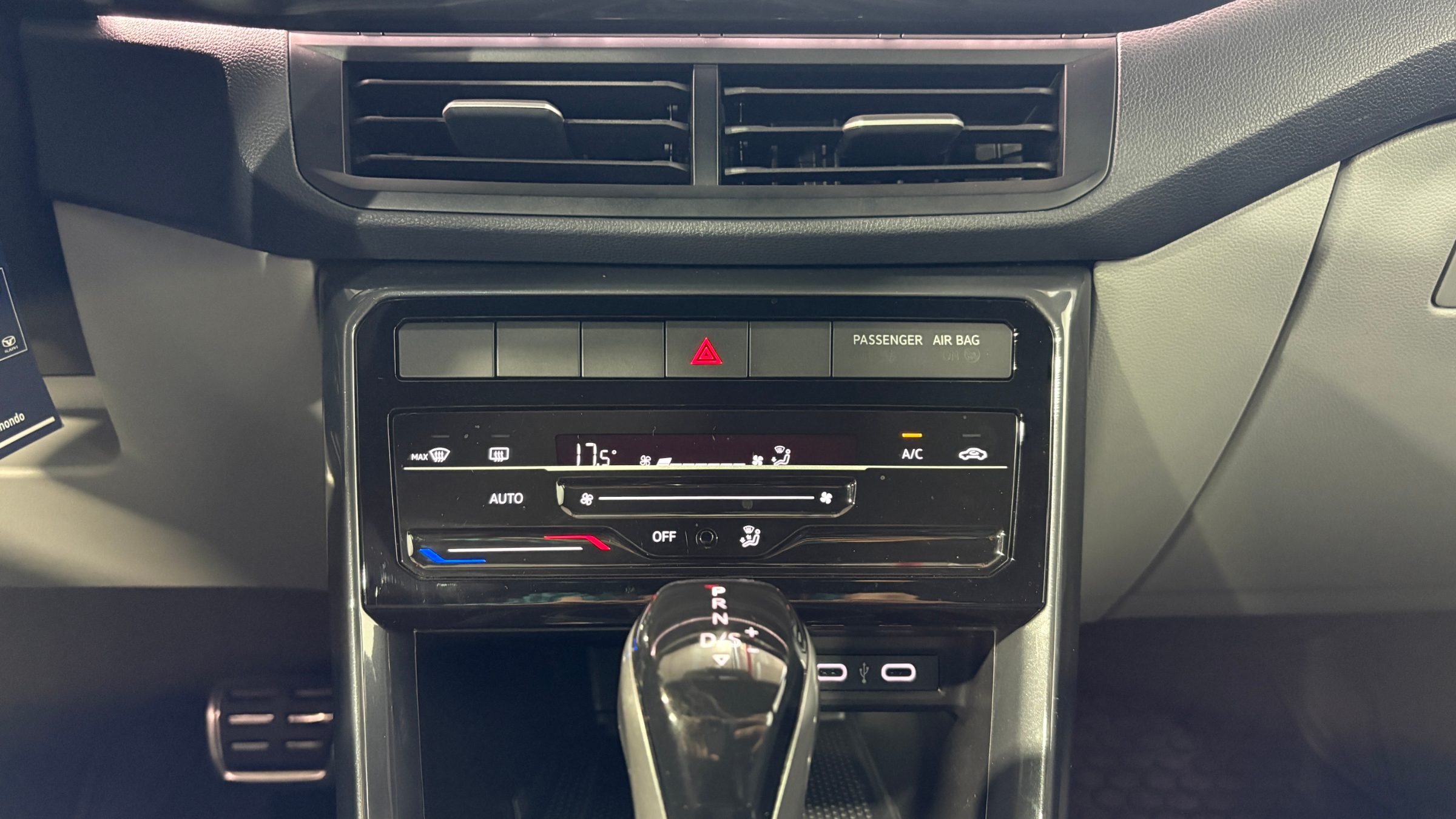 Volkswagen T-Cross — foto 17 de 22