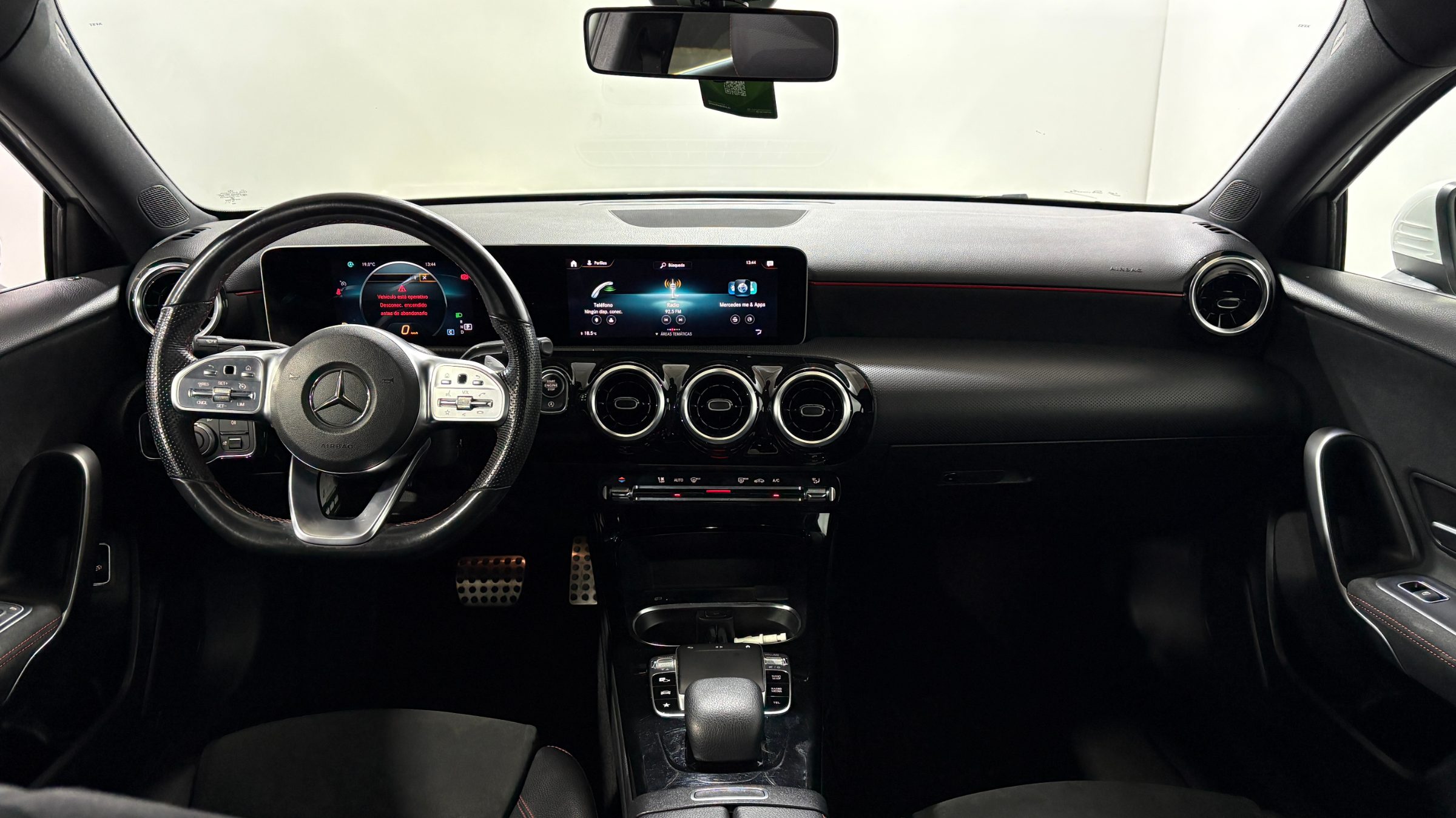 Mercedes-Benz A200 — foto 12 de 23