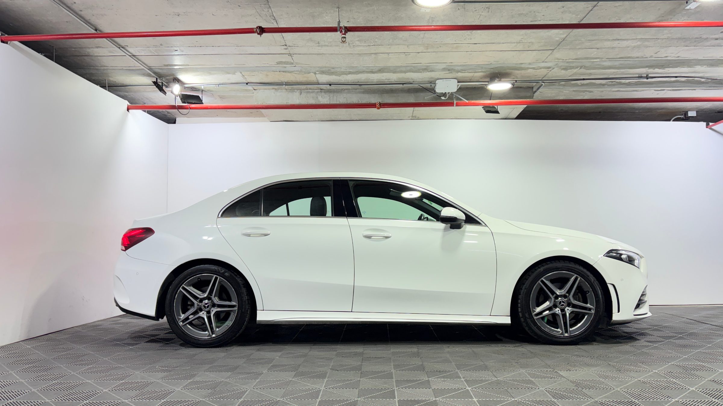 Mercedes-Benz A200 — foto 6 de 23