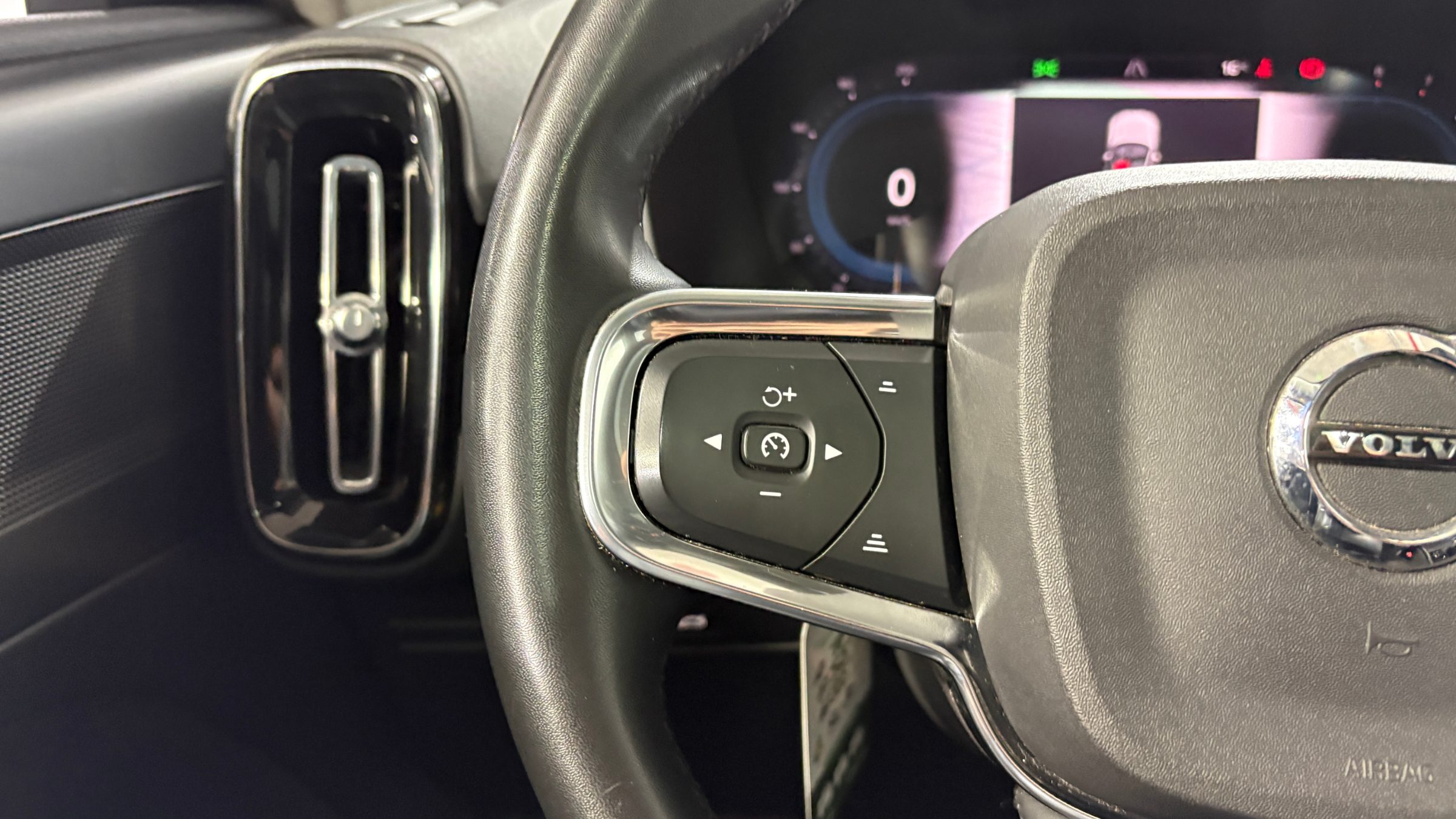 Volvo Xc40 — foto 14 de 22