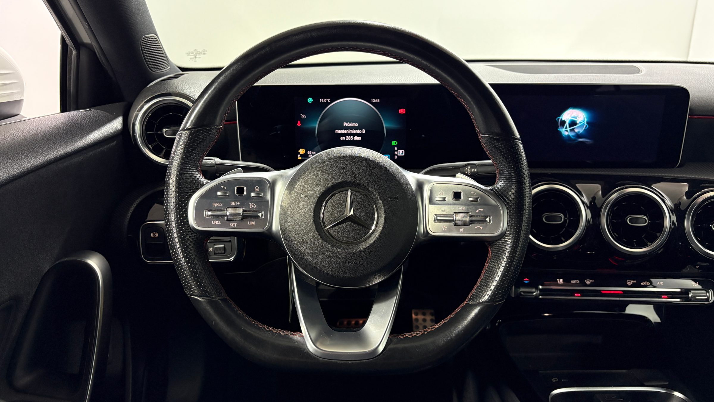 Mercedes-Benz A200 — foto 13 de 23