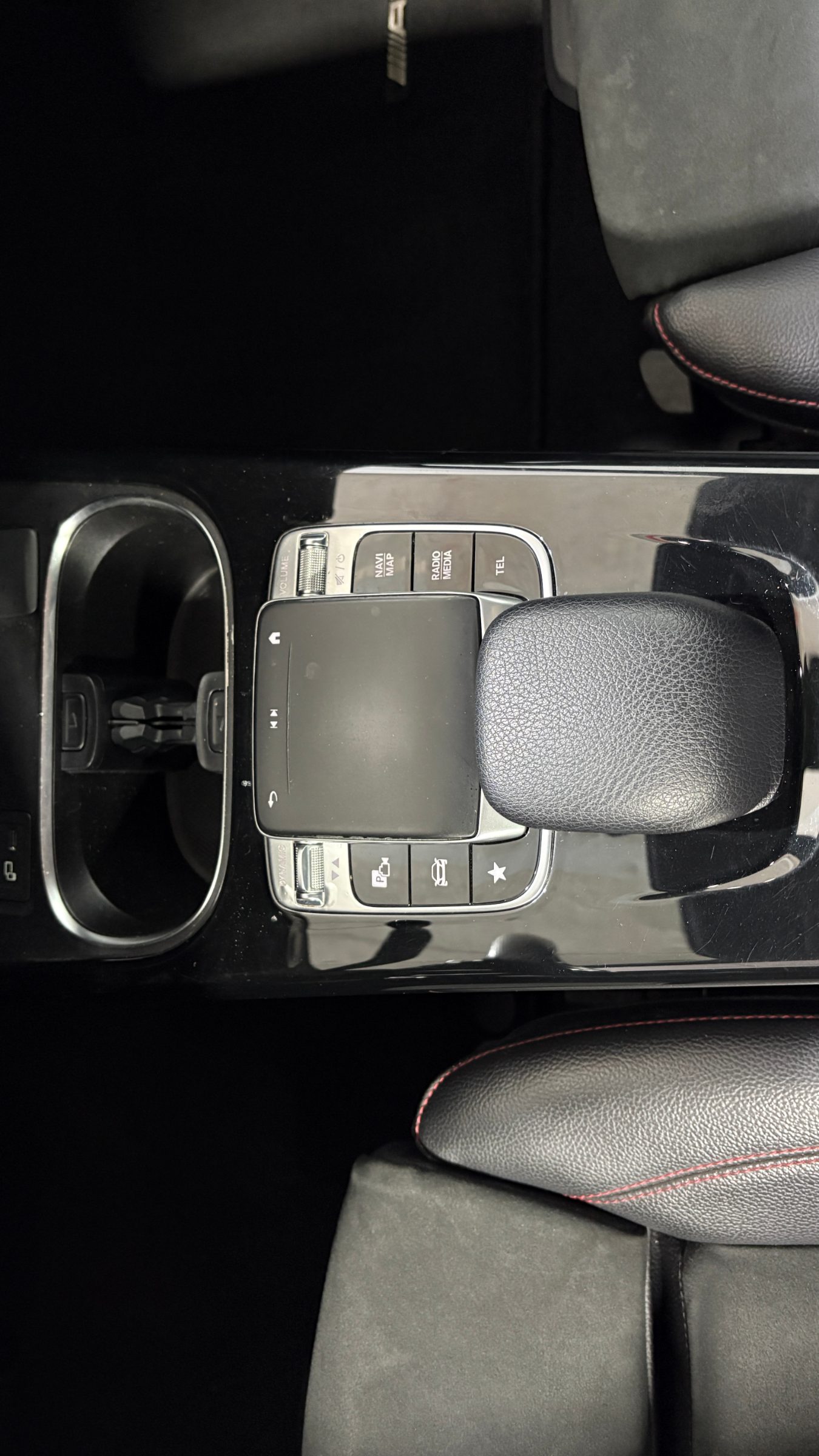 Mercedes-Benz A200 — foto 16 de 23