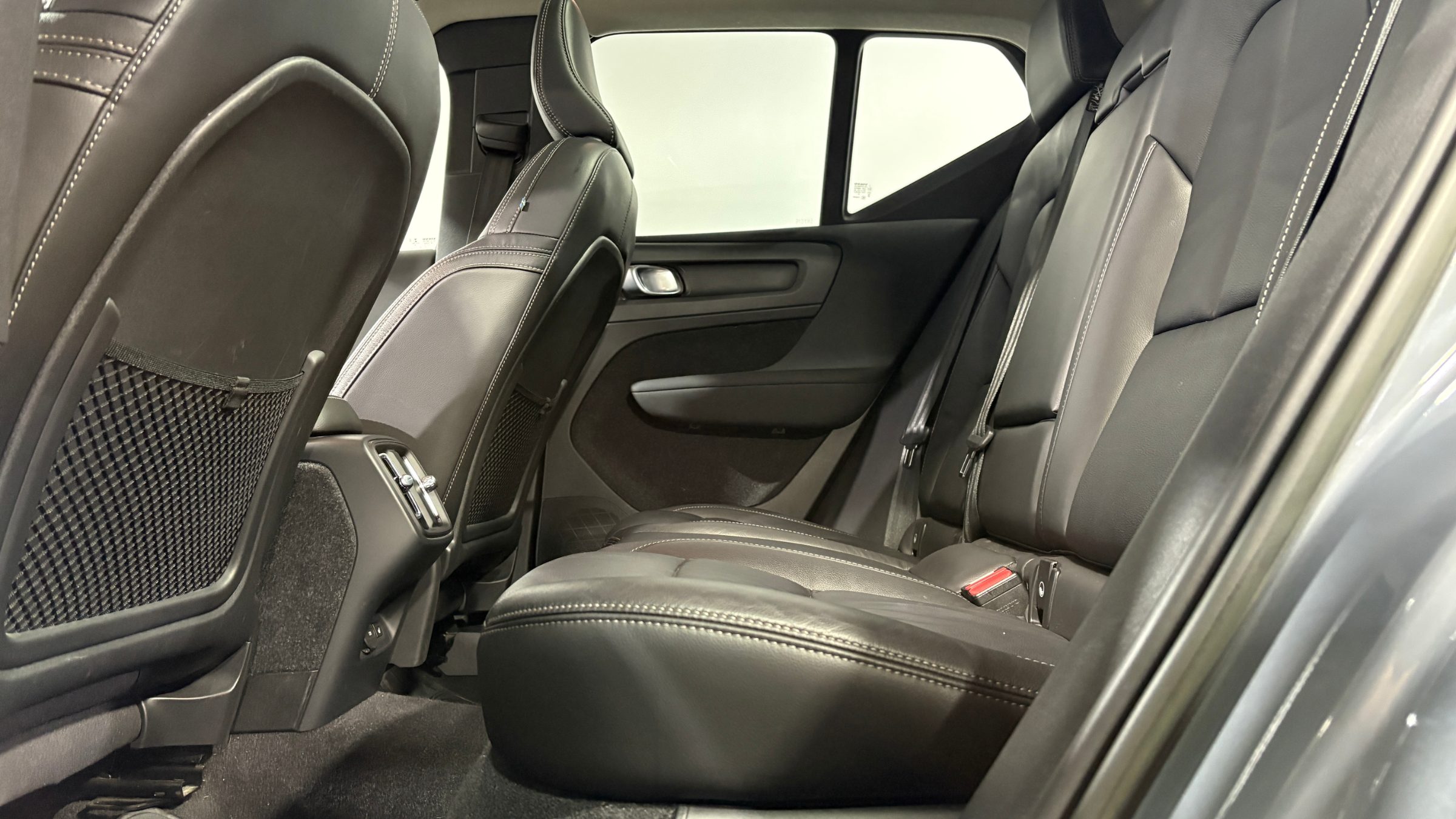 Volvo Xc40 — foto 11 de 22
