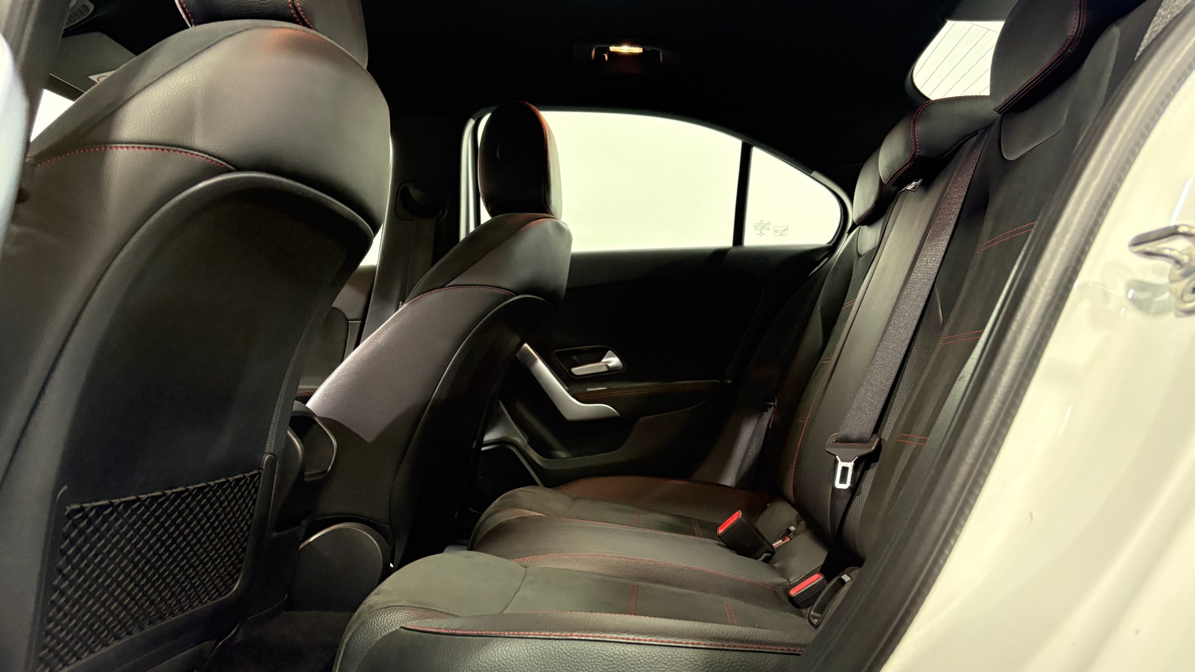 Mercedes-Benz A200 — foto 11 de 23