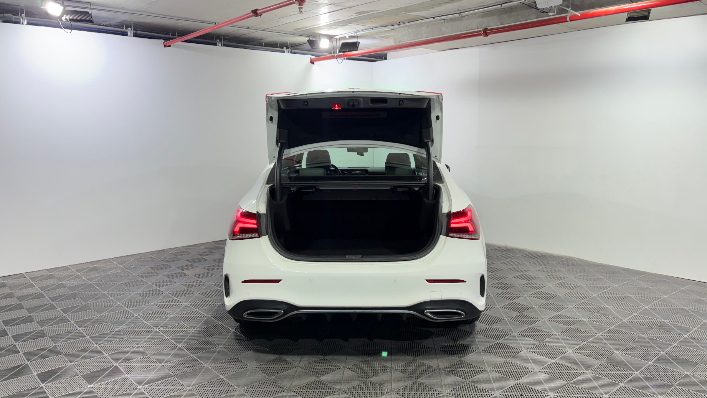 Mercedes-Benz A200 — foto 9 de 23
