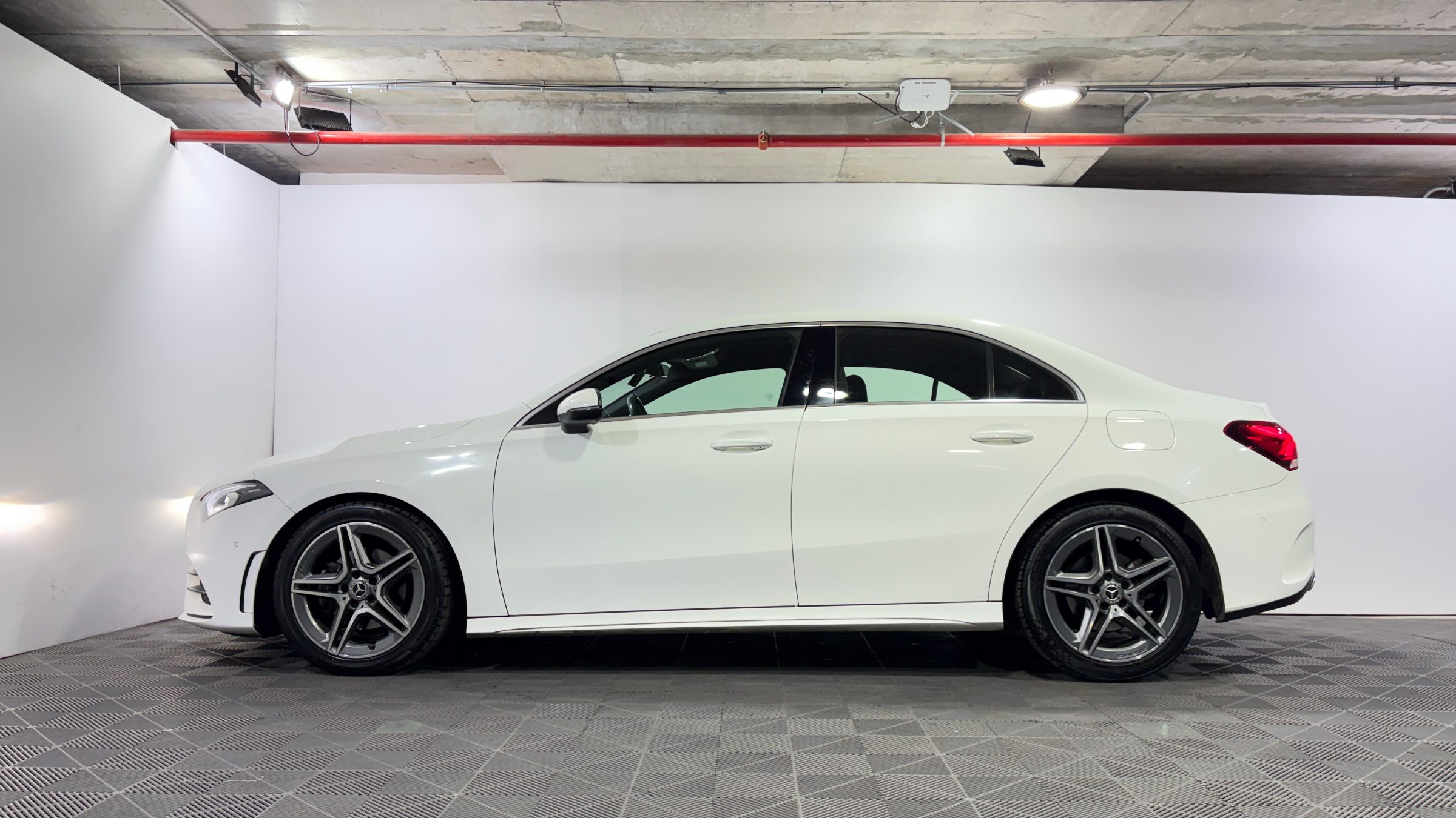 Mercedes-Benz A200 — foto 4 de 23