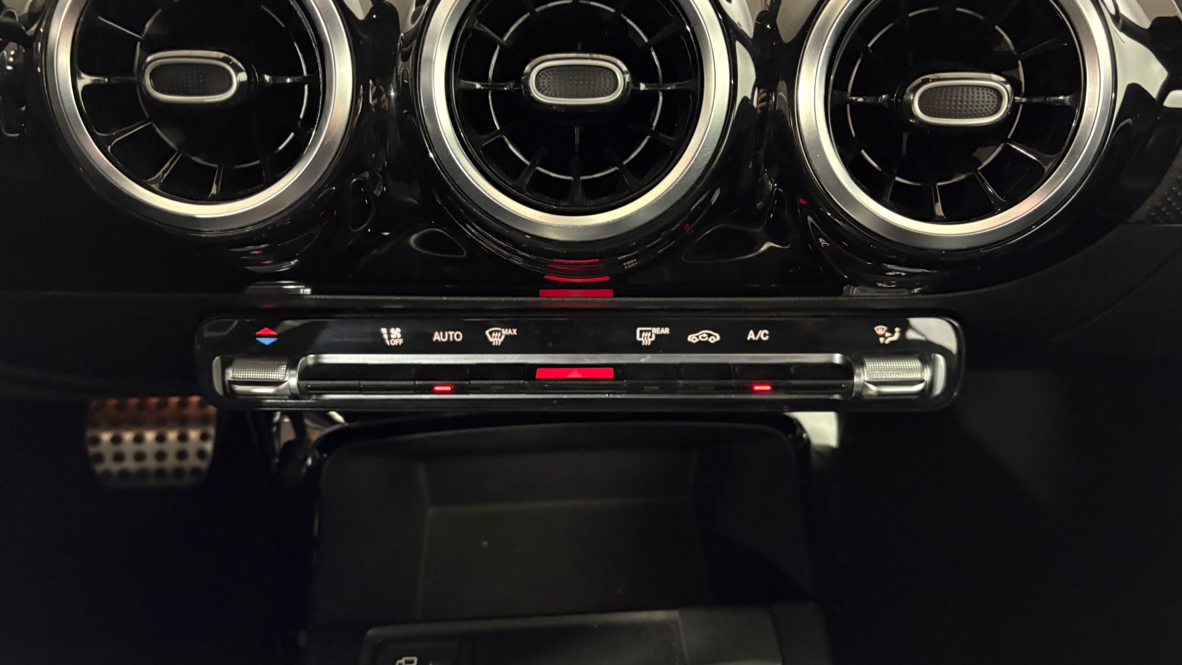 Mercedes-Benz A200 — foto 17 de 23