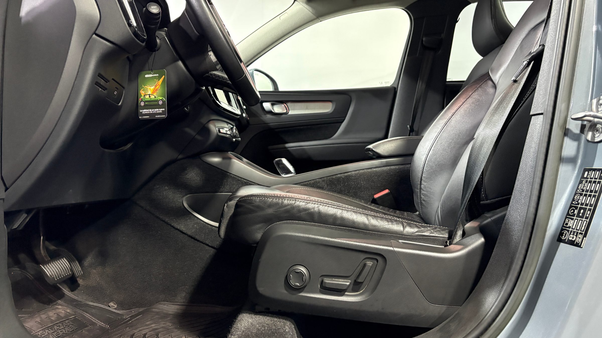 Volvo Xc40 — foto 10 de 22