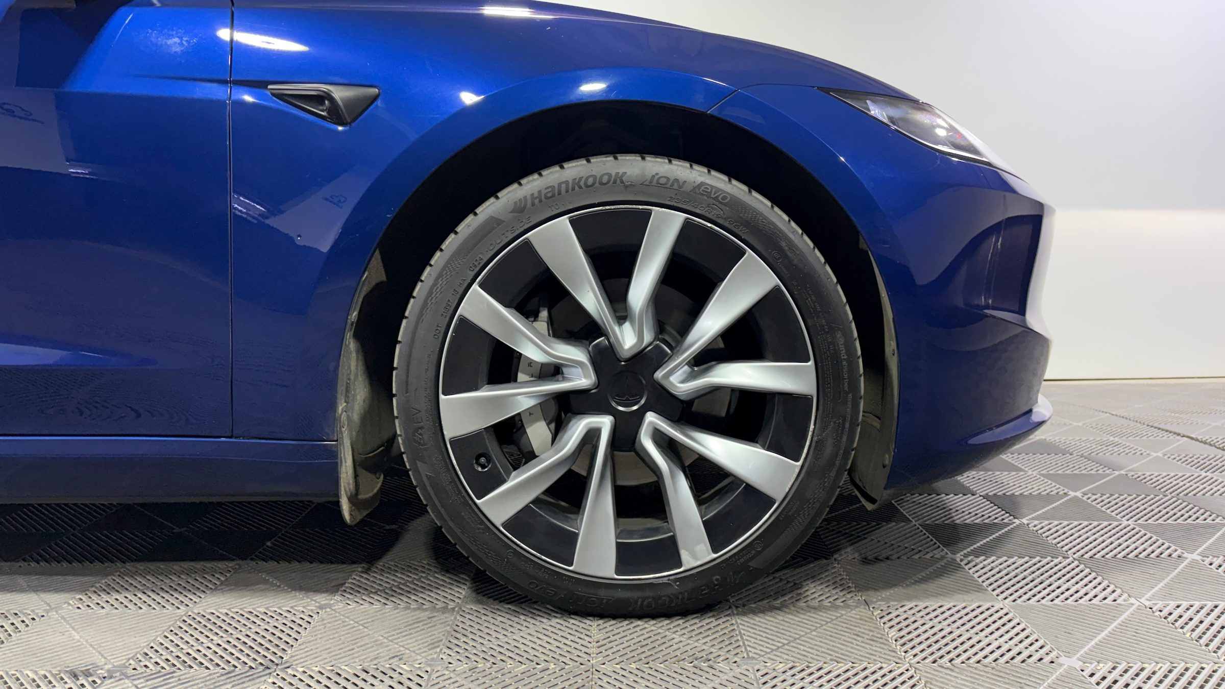 Tesla Model 3 — foto 19 de 21