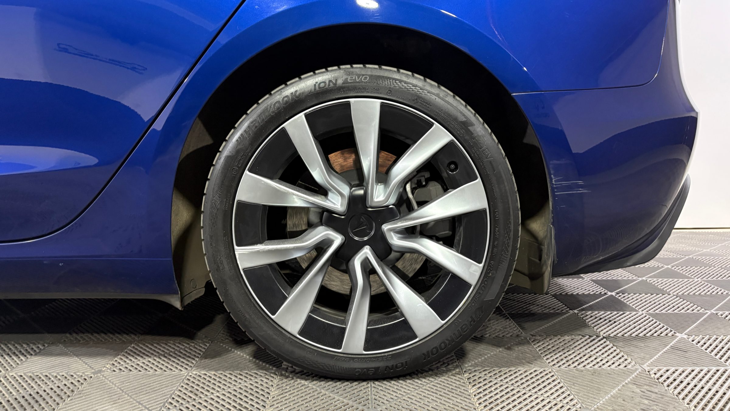 Tesla Model 3 — foto 21 de 21