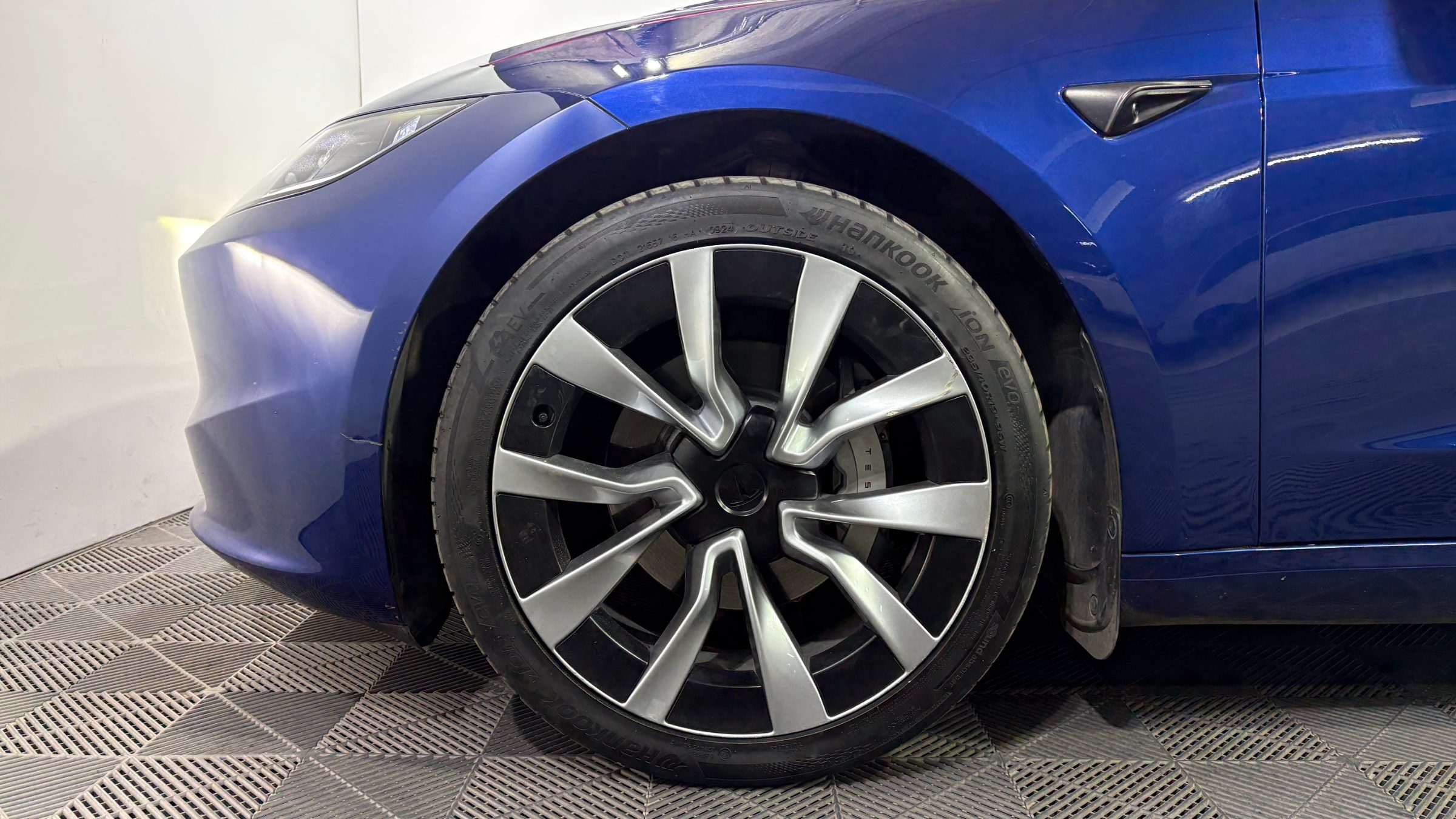 Tesla Model 3 — foto 20 de 21
